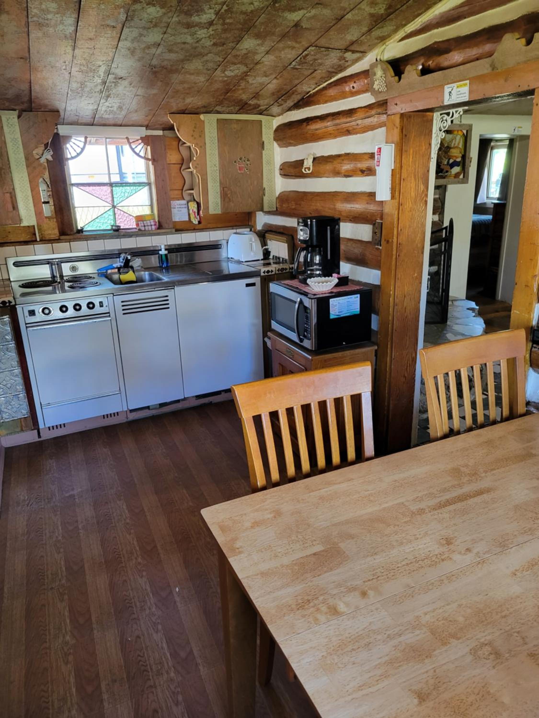 Chinook Cabins & RV Park