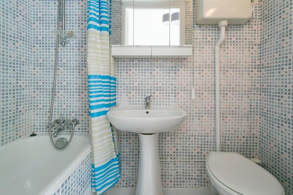 Charming Parisian studio!