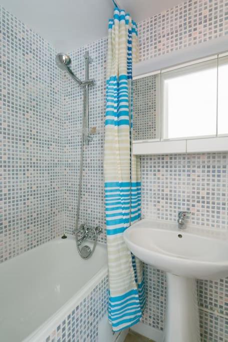 Charming Parisian studio!