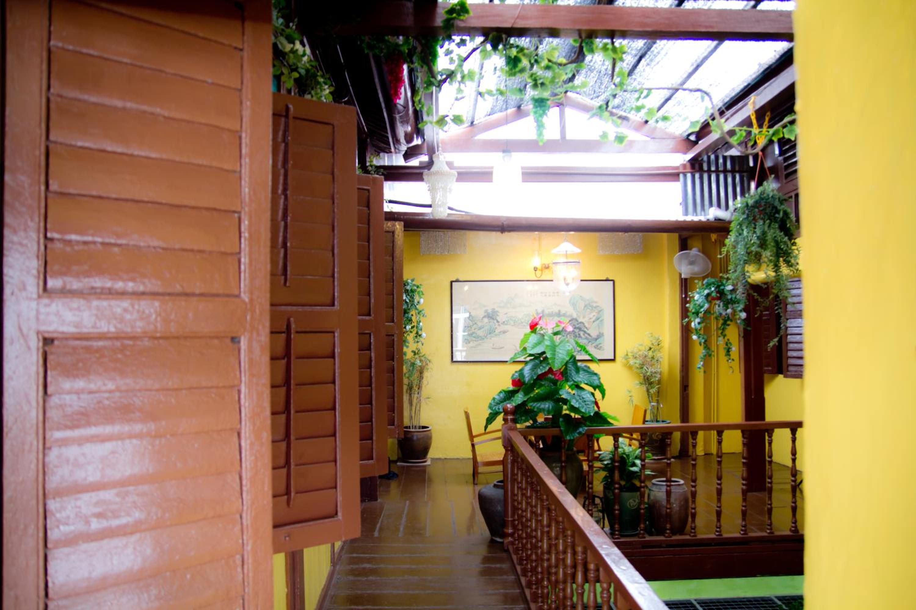 Vintage House photo 8