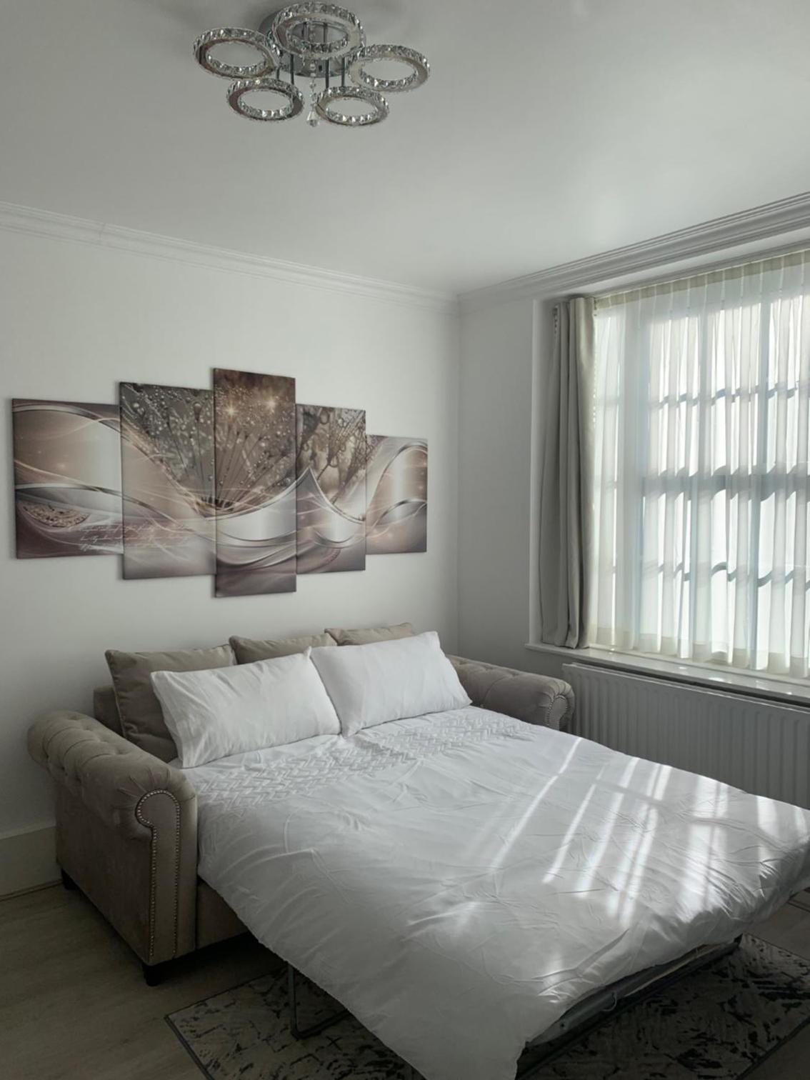 New look flat In Waterloo