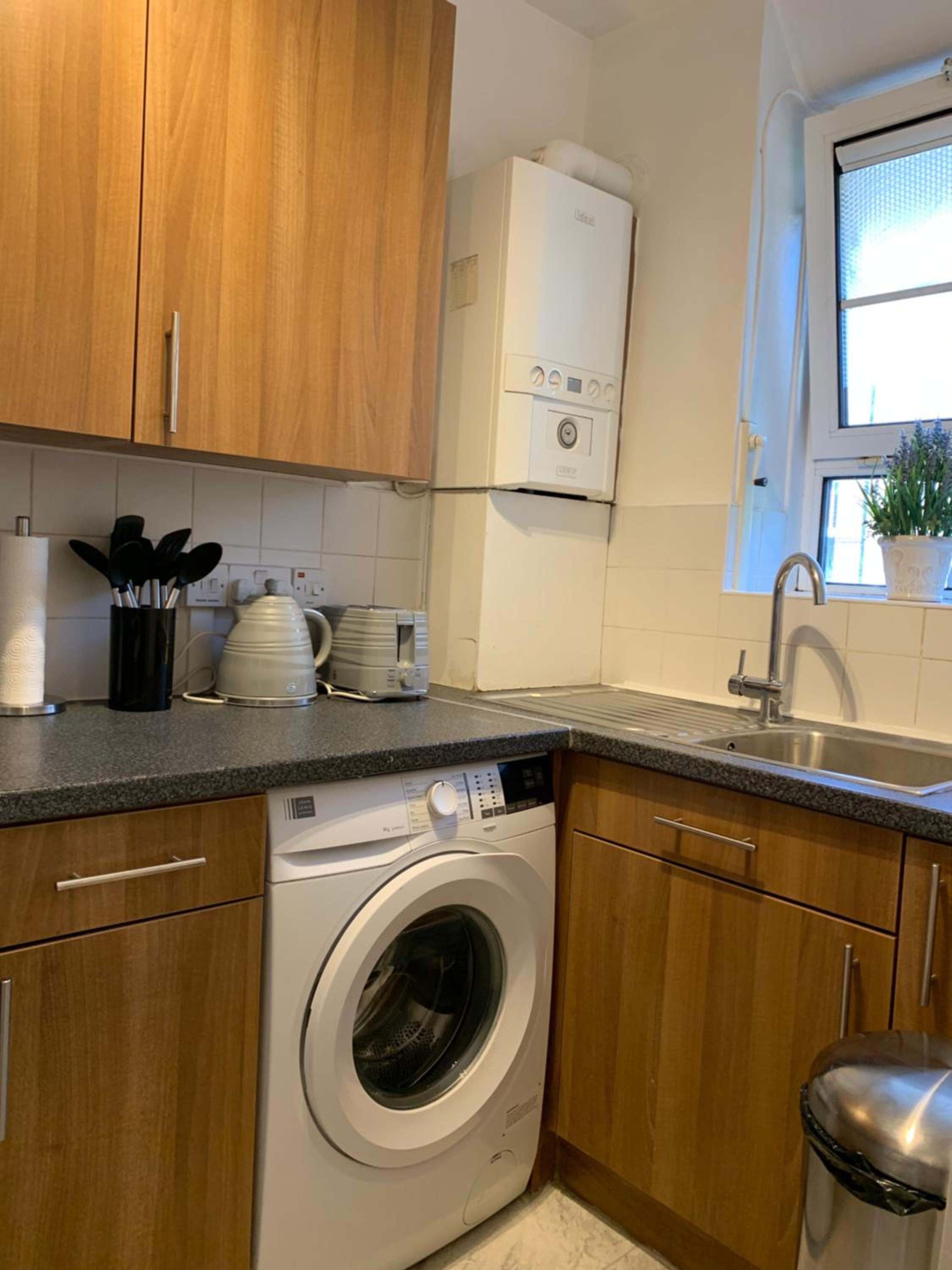 New look flat In Waterloo