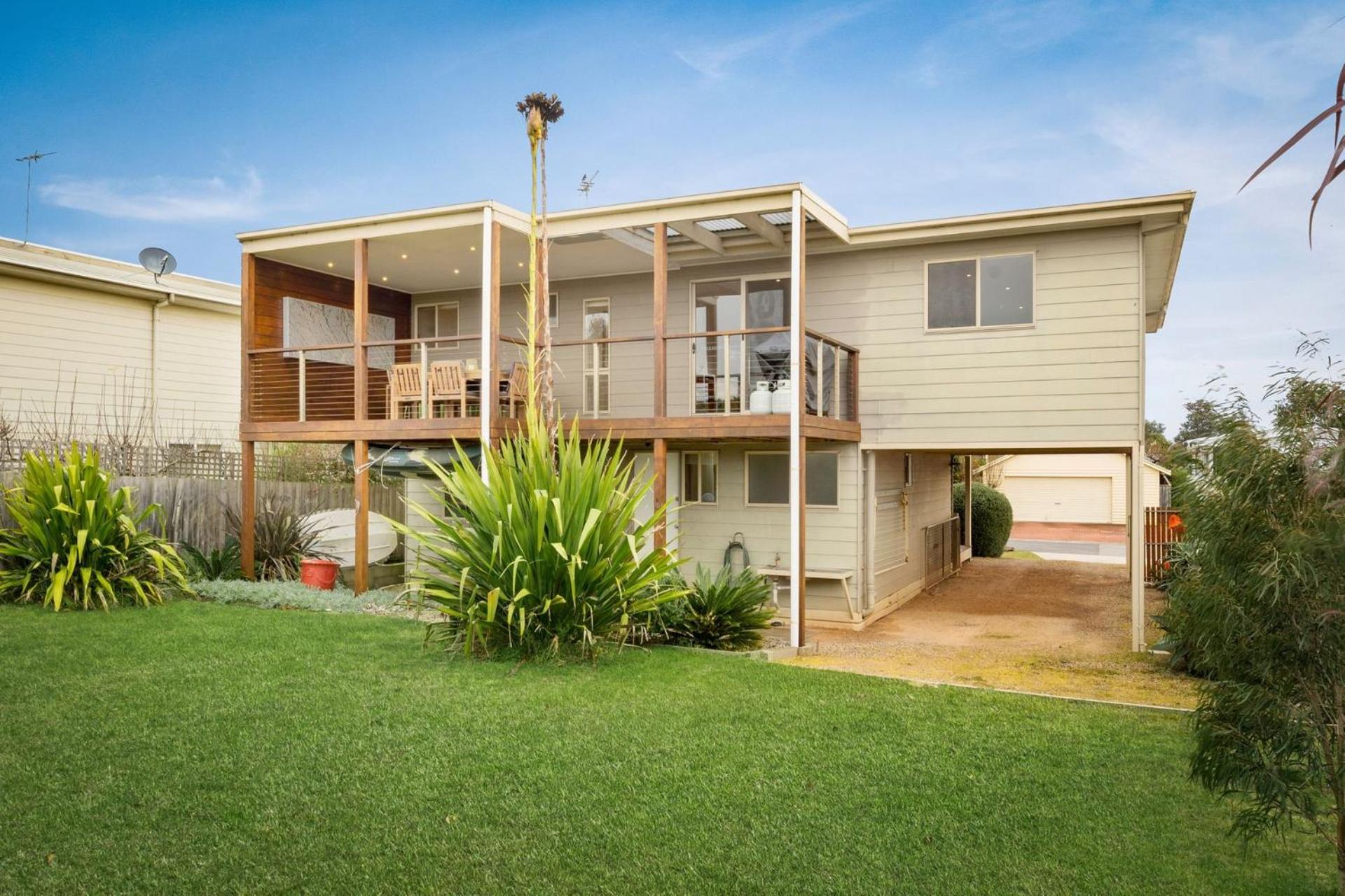 Madeit in Coronet Bay