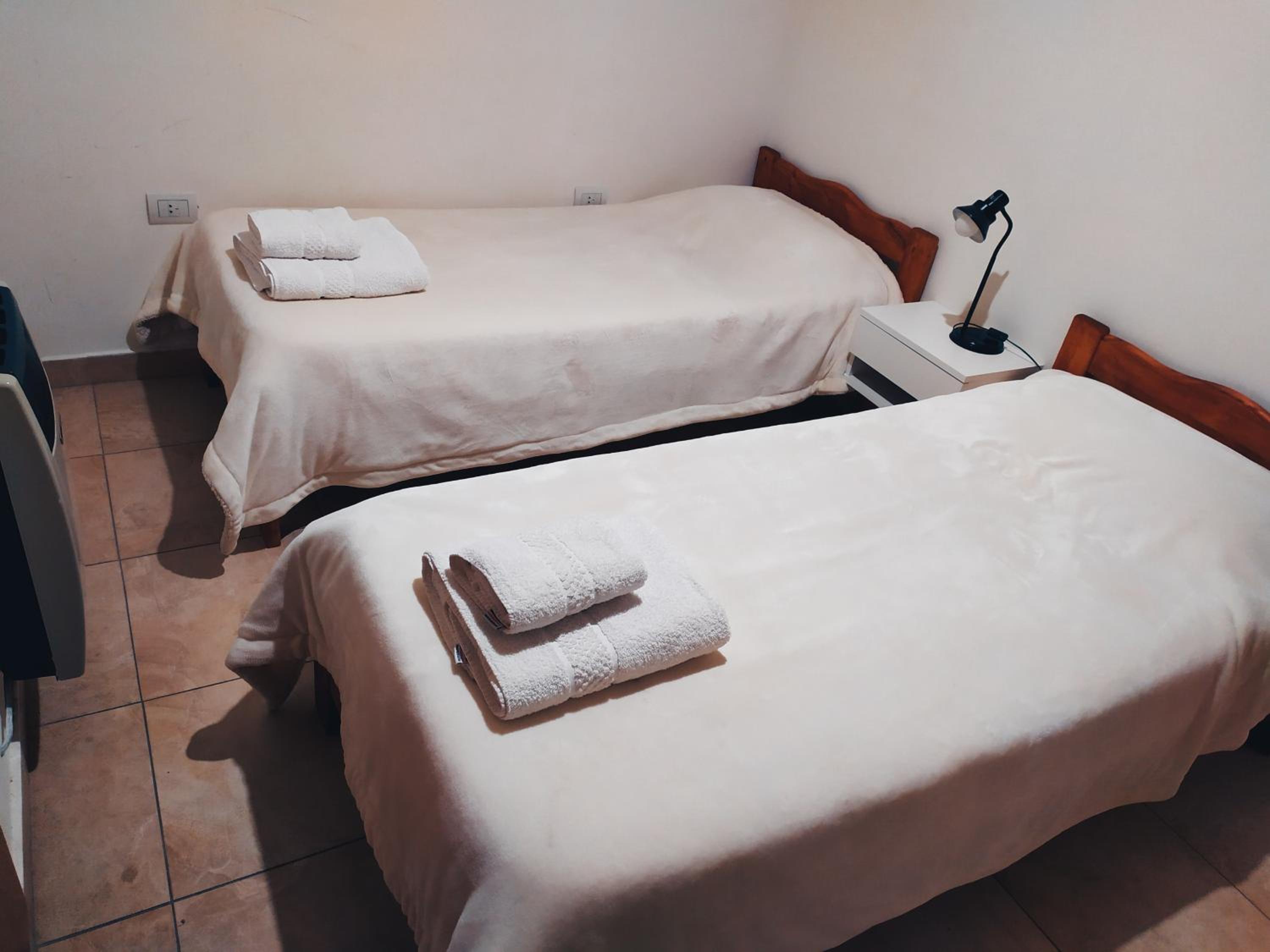 Departamento de categoría ubicado en microcentro para cuatro personas con cochera incluida