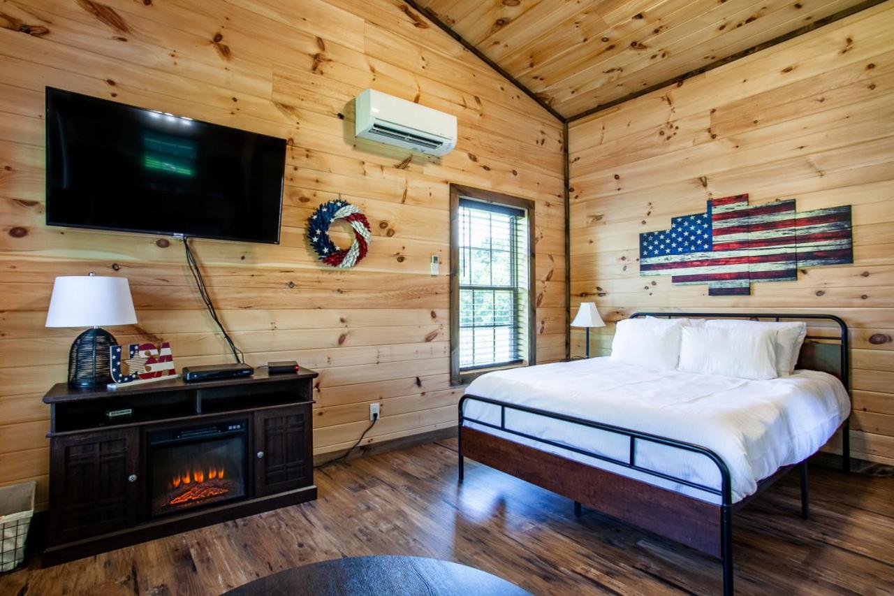 Patriots Tiny Home w Hot Tub Fire Pit Grill