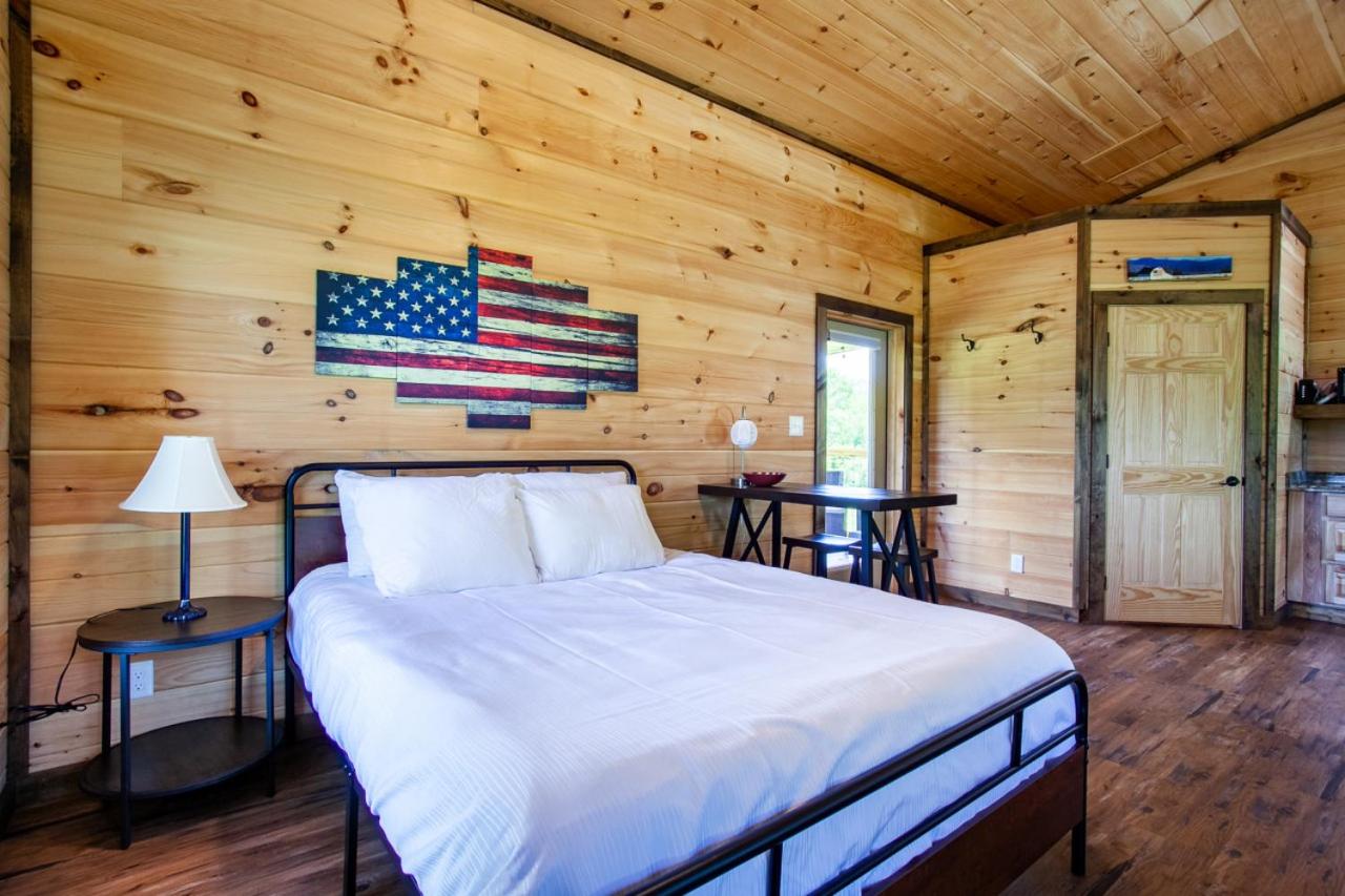 Patriots Tiny Home w Hot Tub Fire Pit Grill
