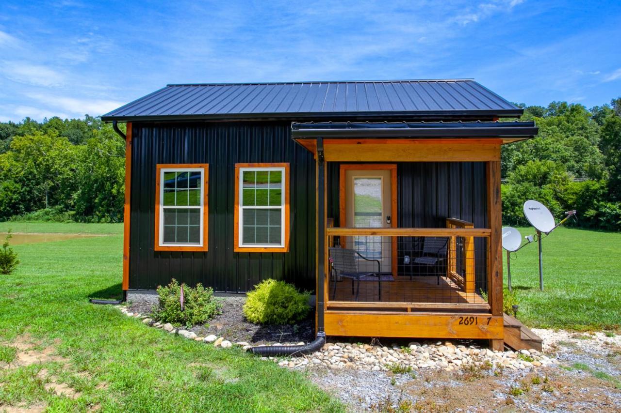 Patriots Tiny Home w Hot Tub Fire Pit Grill