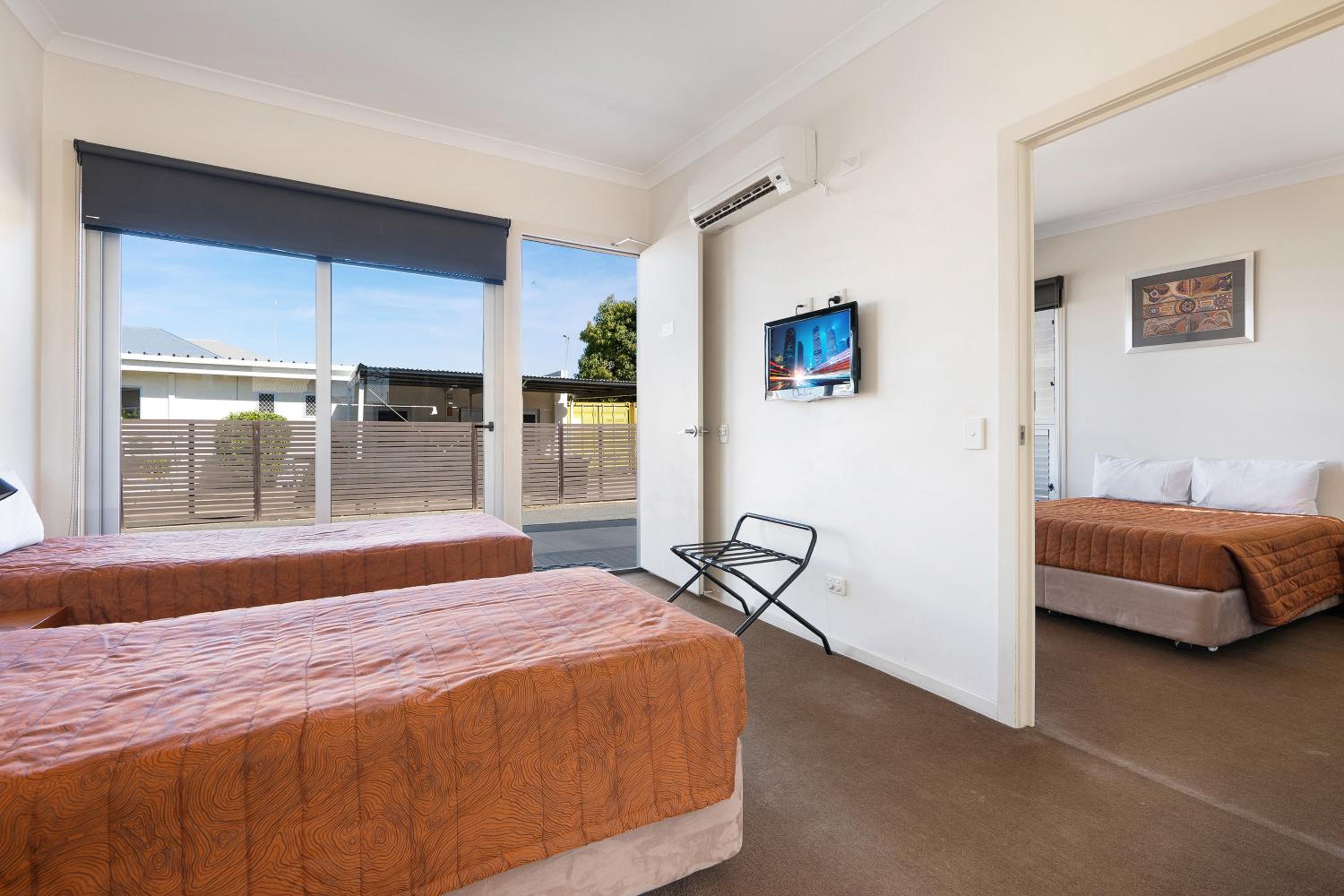 Smart Stayzzz Inns