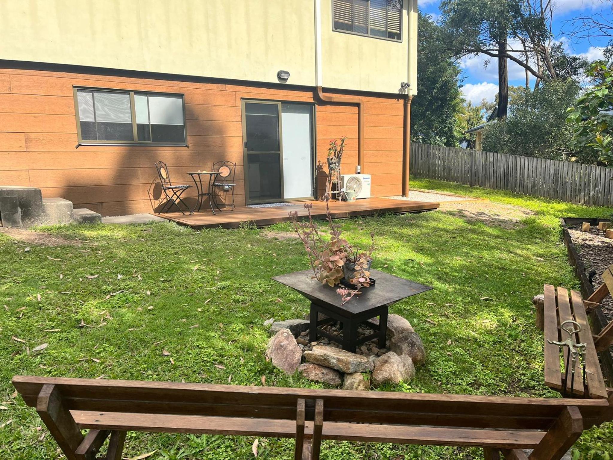 Stylish Guest Suite in Everton Hills view 2