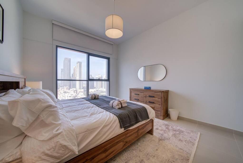 Burj Khalifa View - 2BR and Maid - Downtown