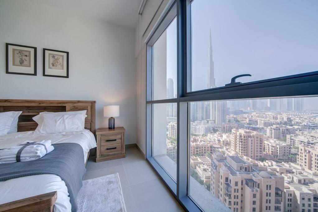 Burj Khalifa View - 2BR and Maid - Downtown