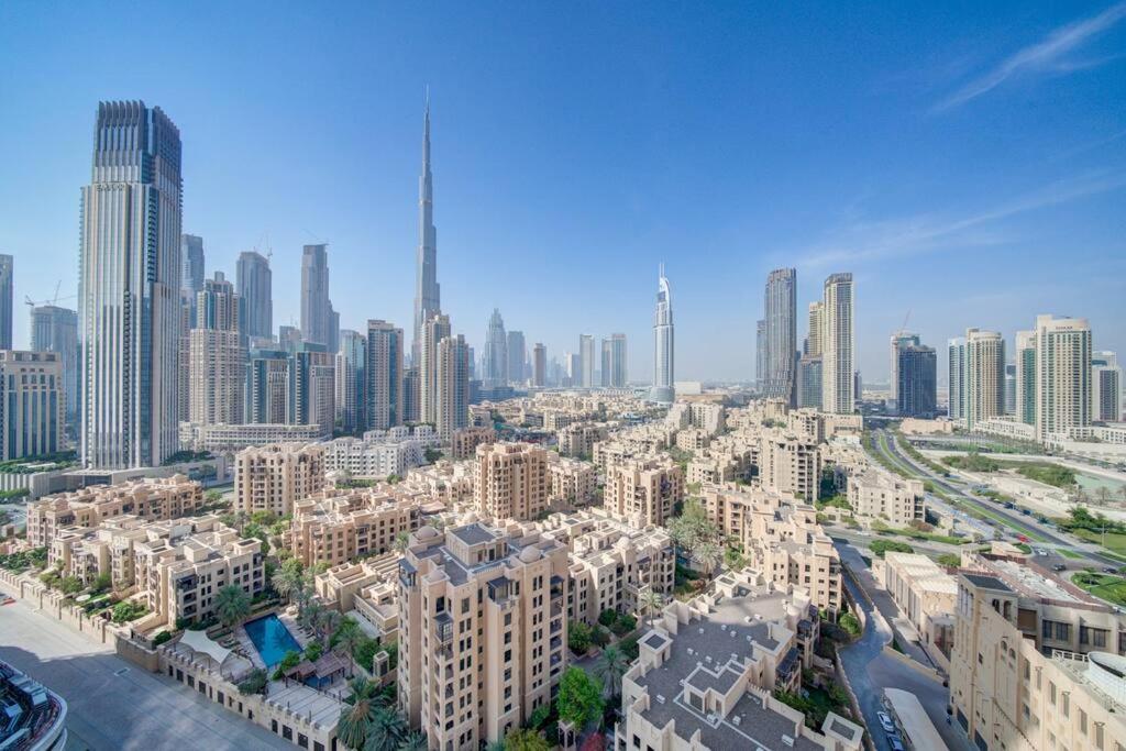 Burj Khalifa View - 2BR and Maid - Downtown