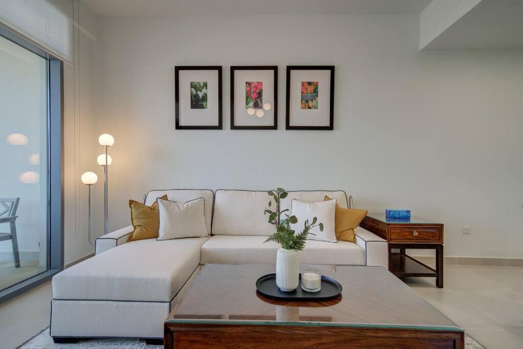 Burj Khalifa View - 2BR and Maid - Downtown