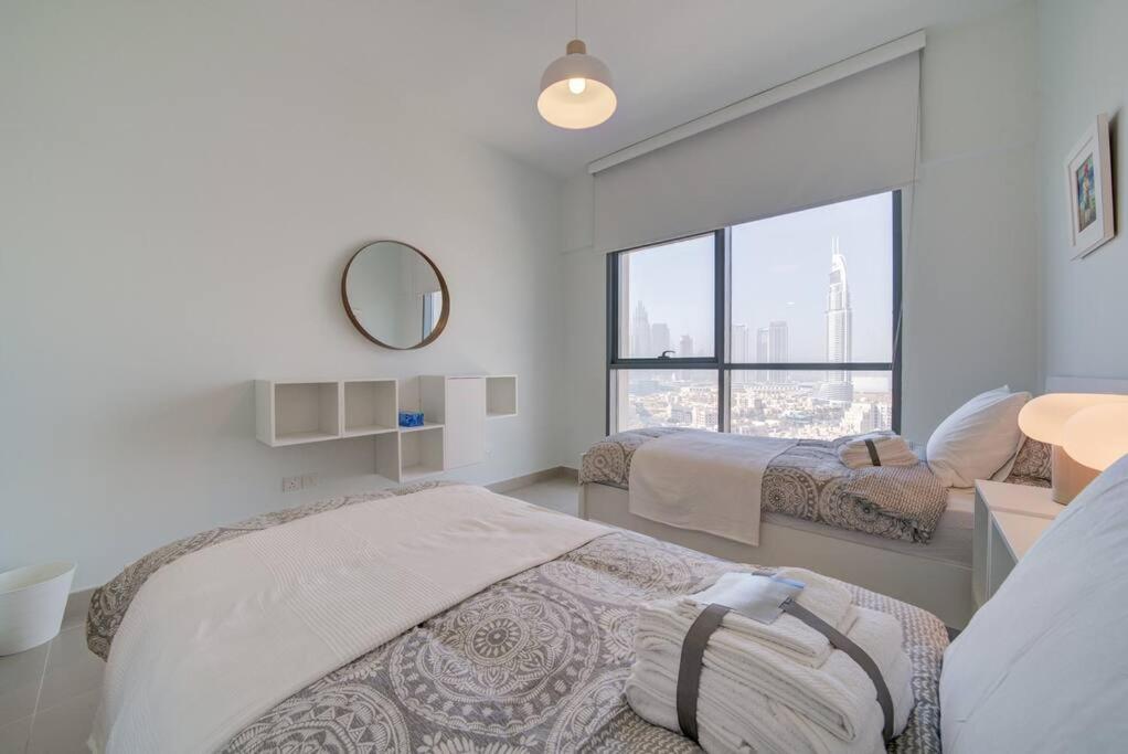 Burj Khalifa View - 2BR and Maid - Downtown