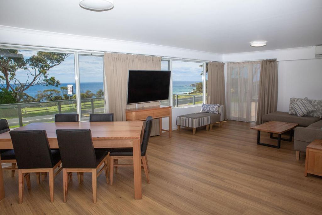 Amooran Oceanside Apartments and Motel