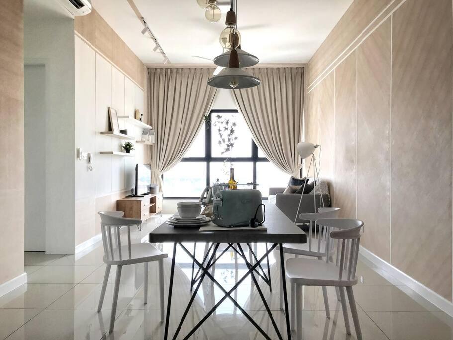 Pavilion Premier Suite Puchong - 6-7pax 3R2B photo 8
