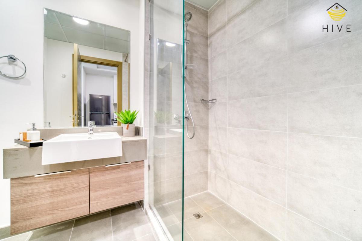 Stunning Studio in Bloom Towers, JVC