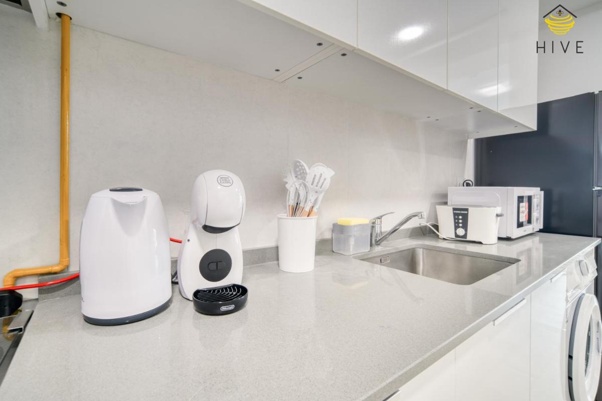 Stunning Studio in Bloom Towers, JVC
