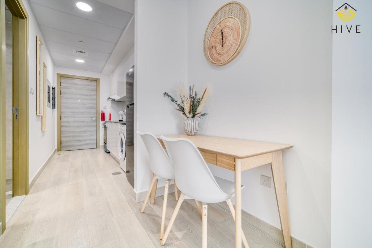 Stunning Studio in Bloom Towers, JVC