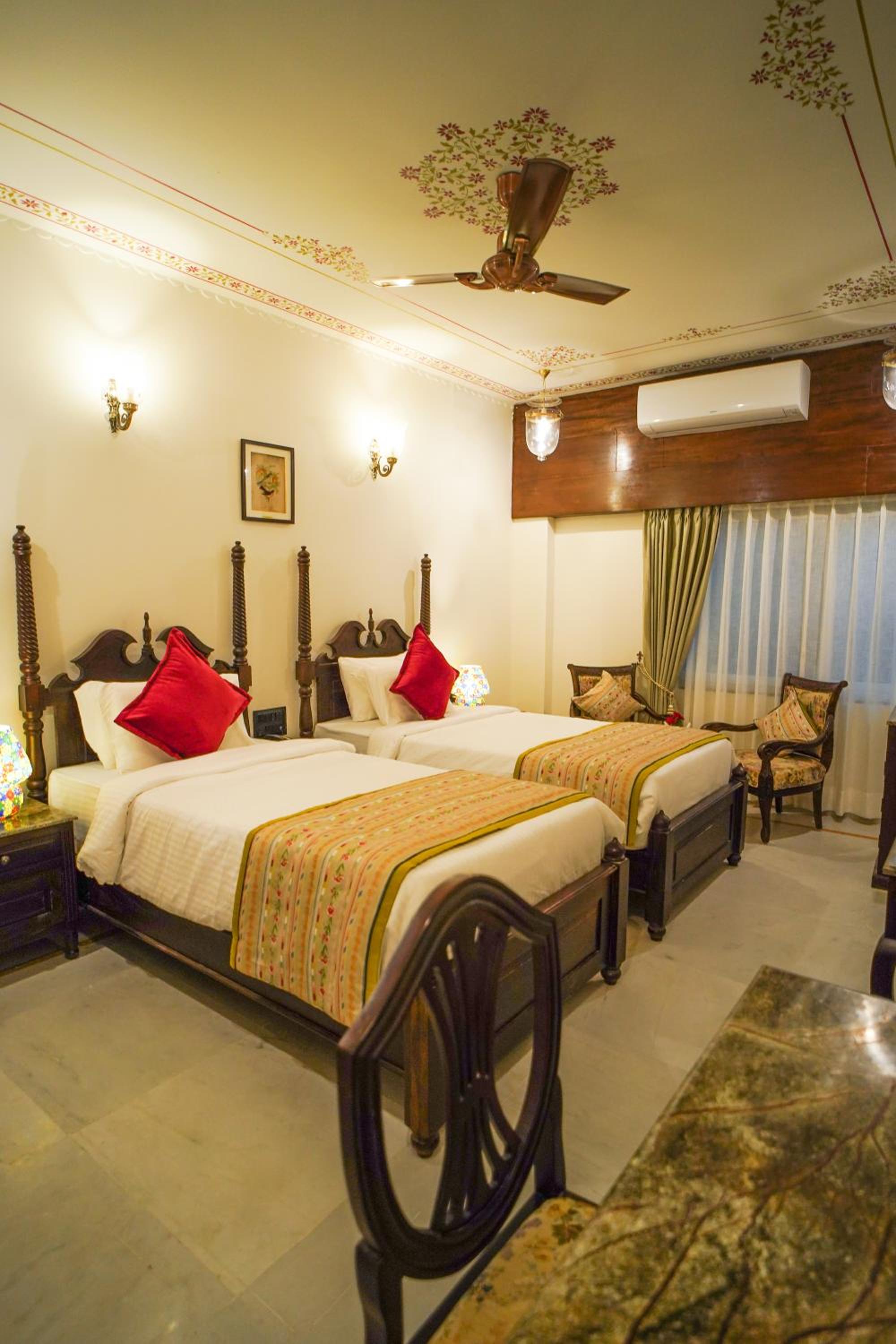 The Amar Mahal by Trulyy