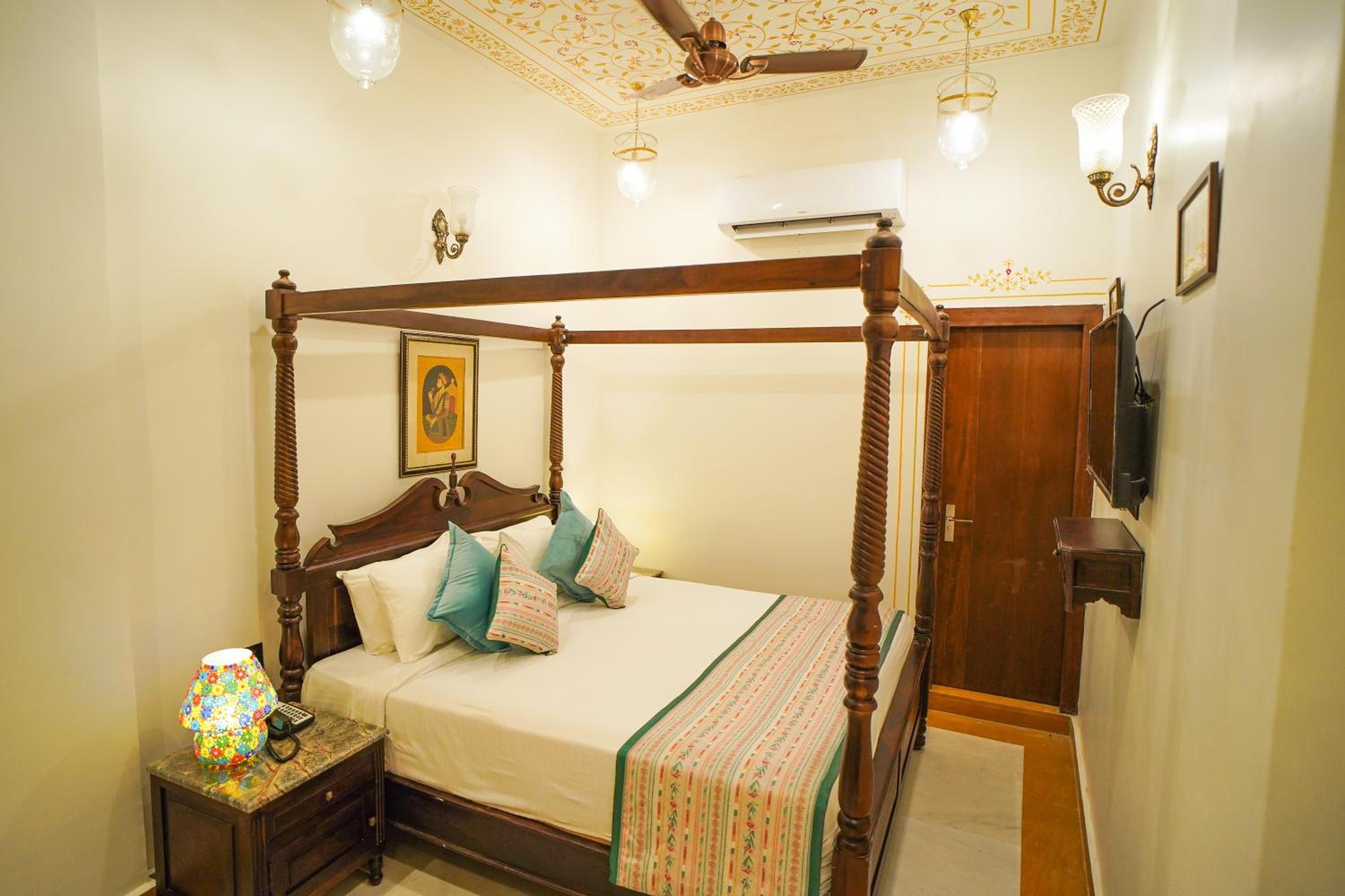 The Amar Mahal by Trulyy