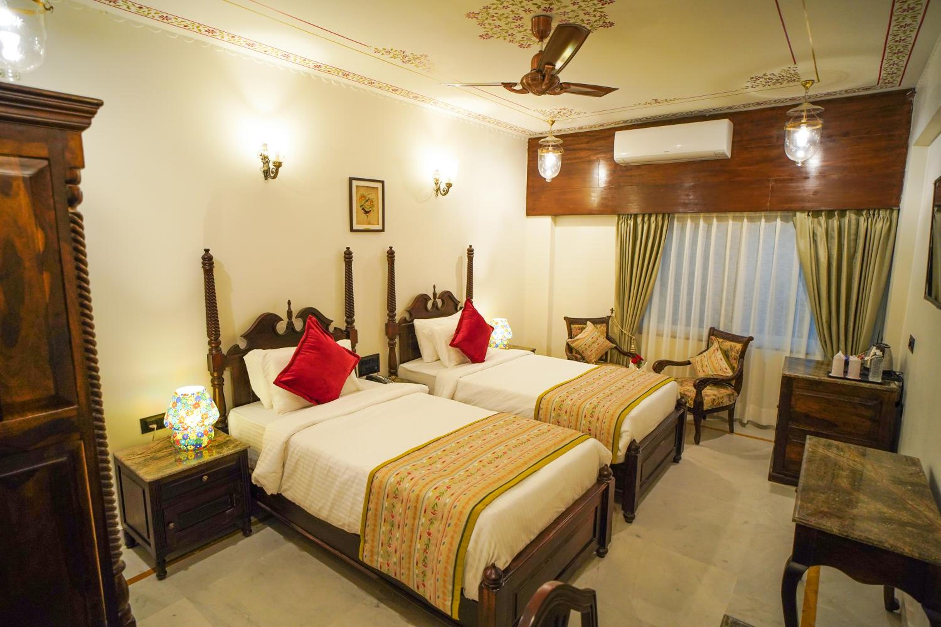 The Amar Mahal by Trulyy