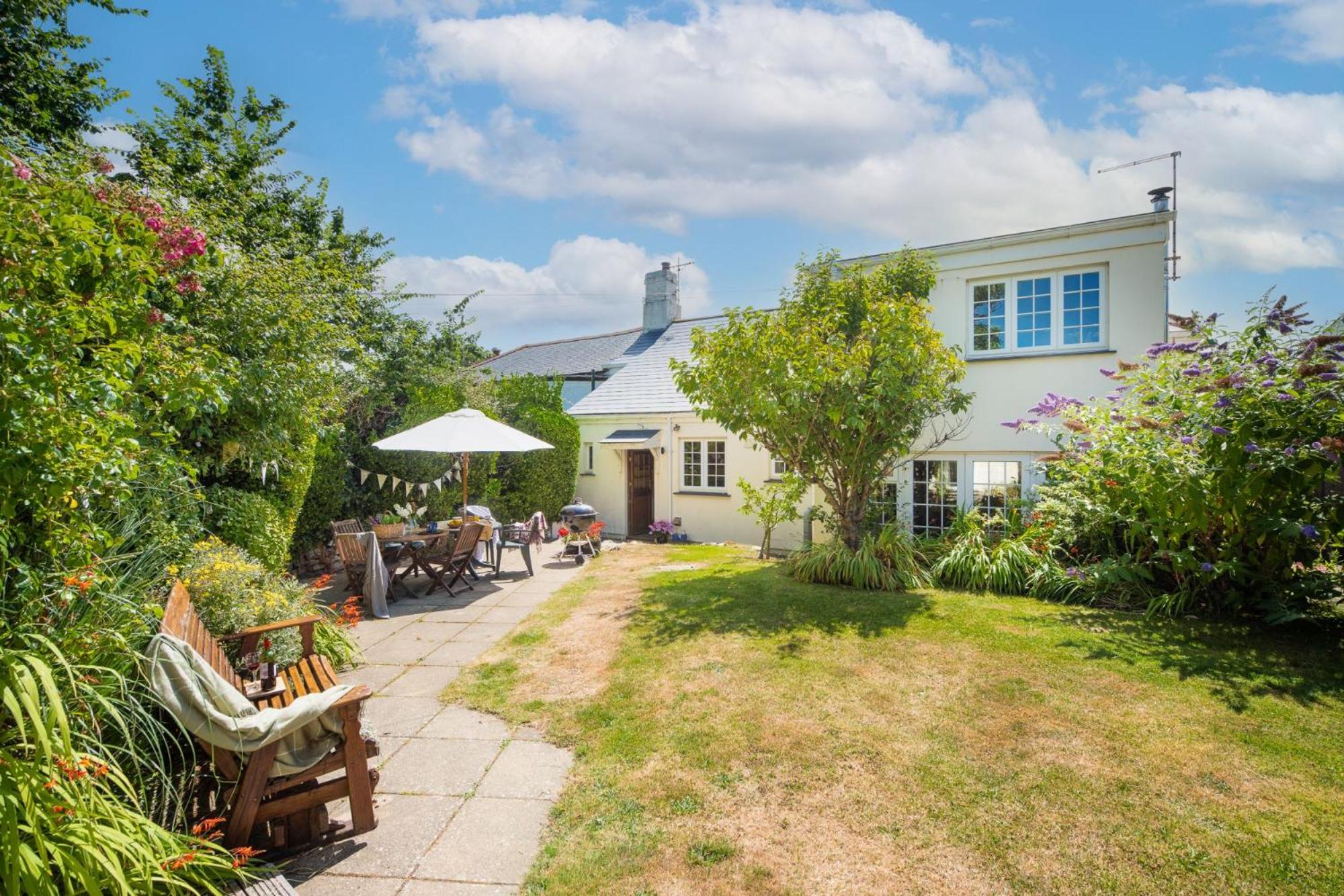 Pump Cottage Sleeps 10, Gwithian view 3
