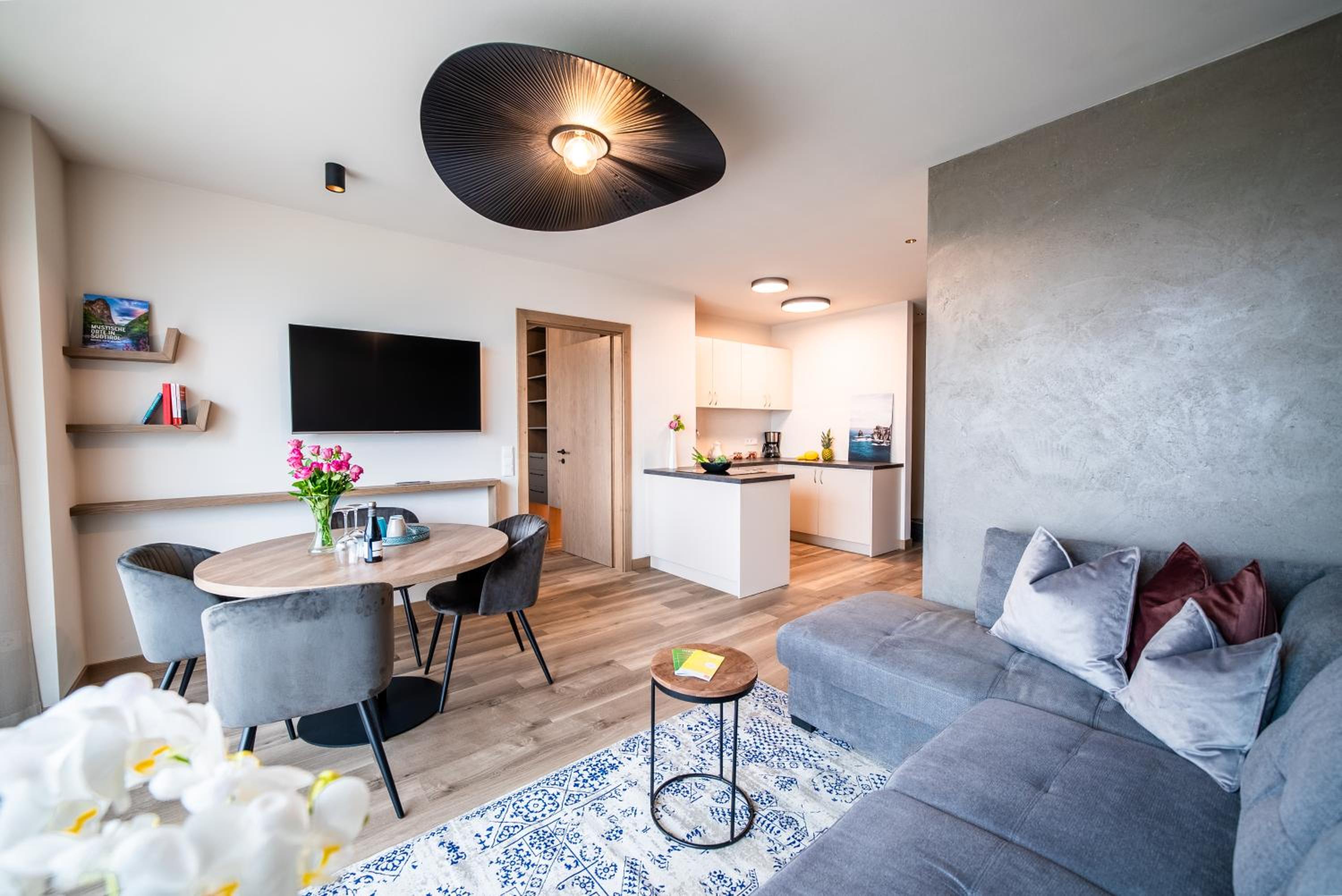 La Rosea - Fine Living Apartments view 3
