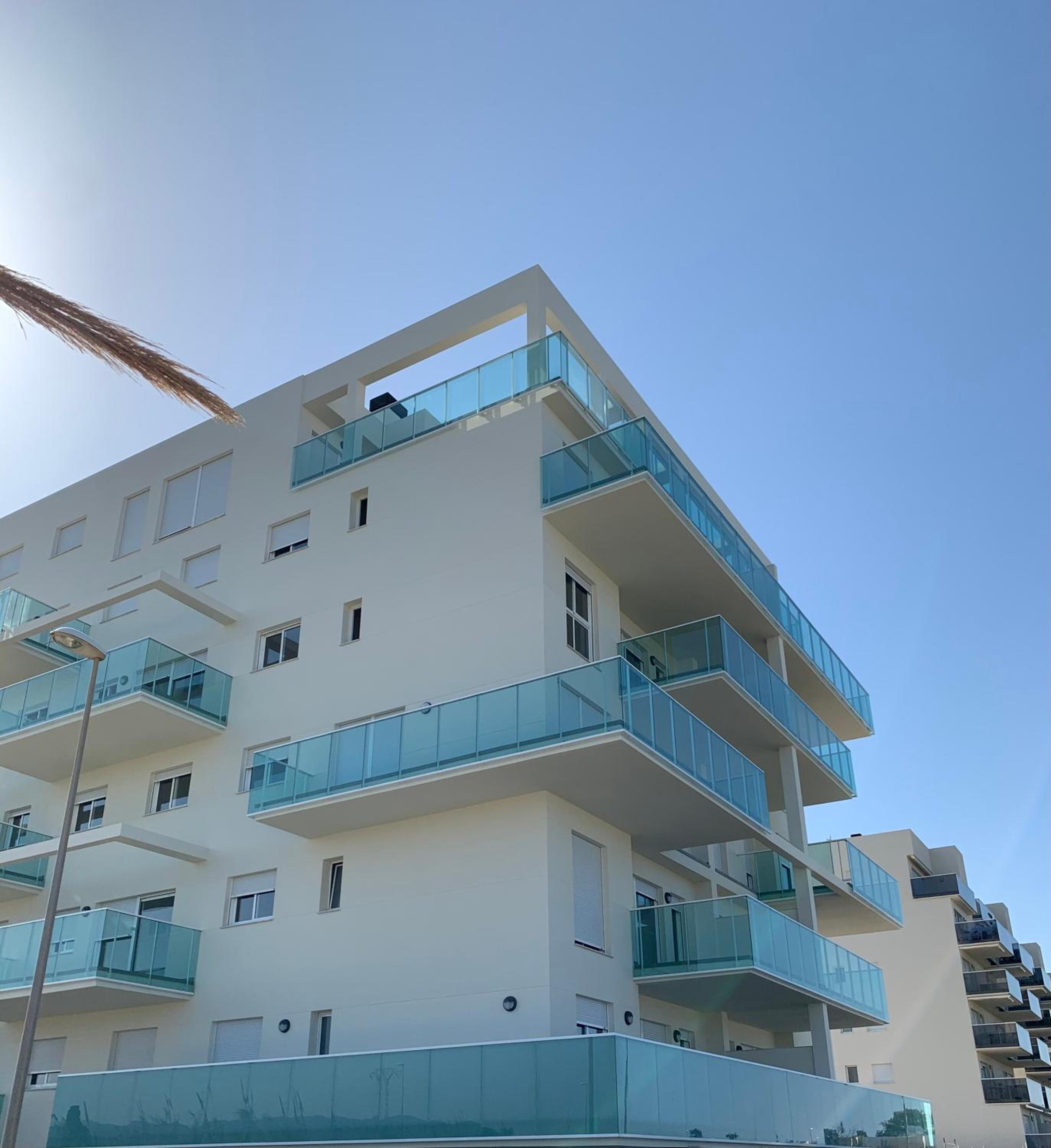 Beautiful penthouse with pool and wonderful beach view