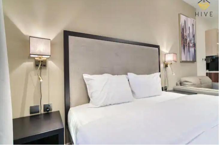Brand New Studio with Balcony in Downtown