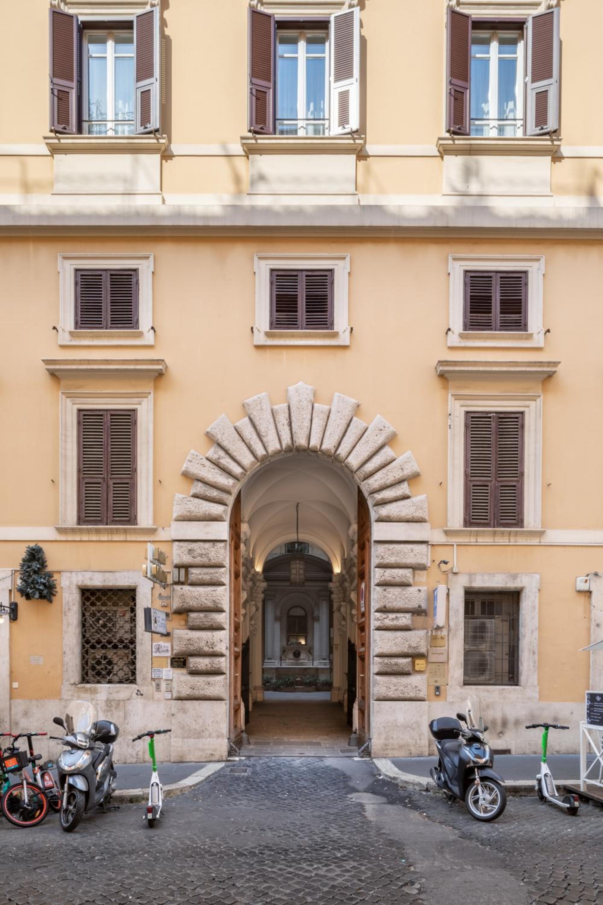 Hotel Glance in Rome - Image 1