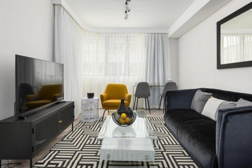 City Centre Studio With Patio