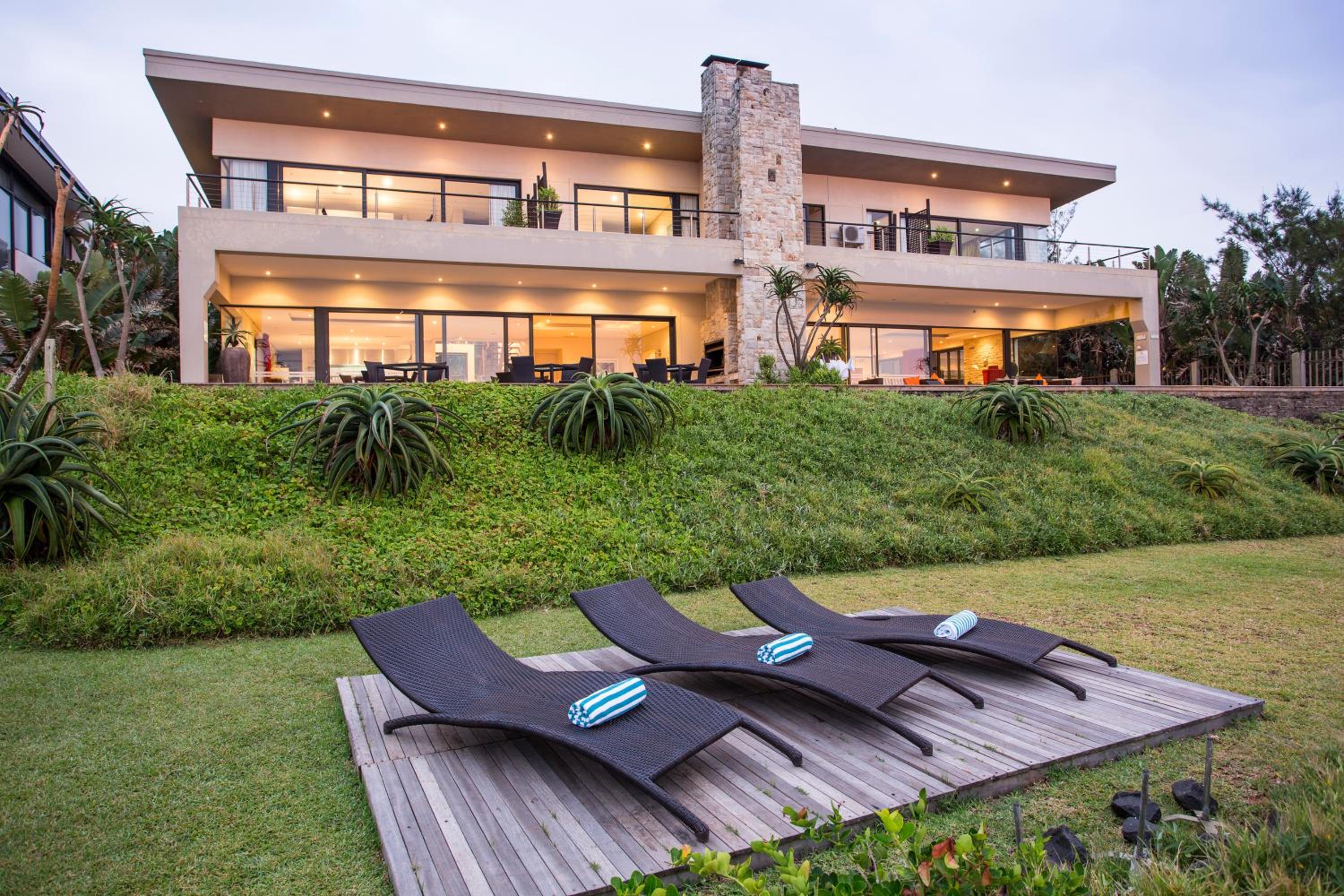 Hotel Canelands Beach Club - Image 1