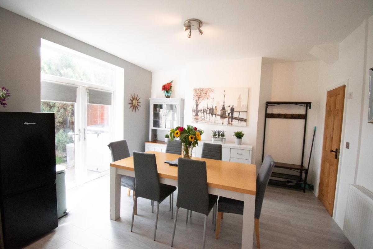 Bury Vacations - Ideal Lodgings in Bury - Property Image 1