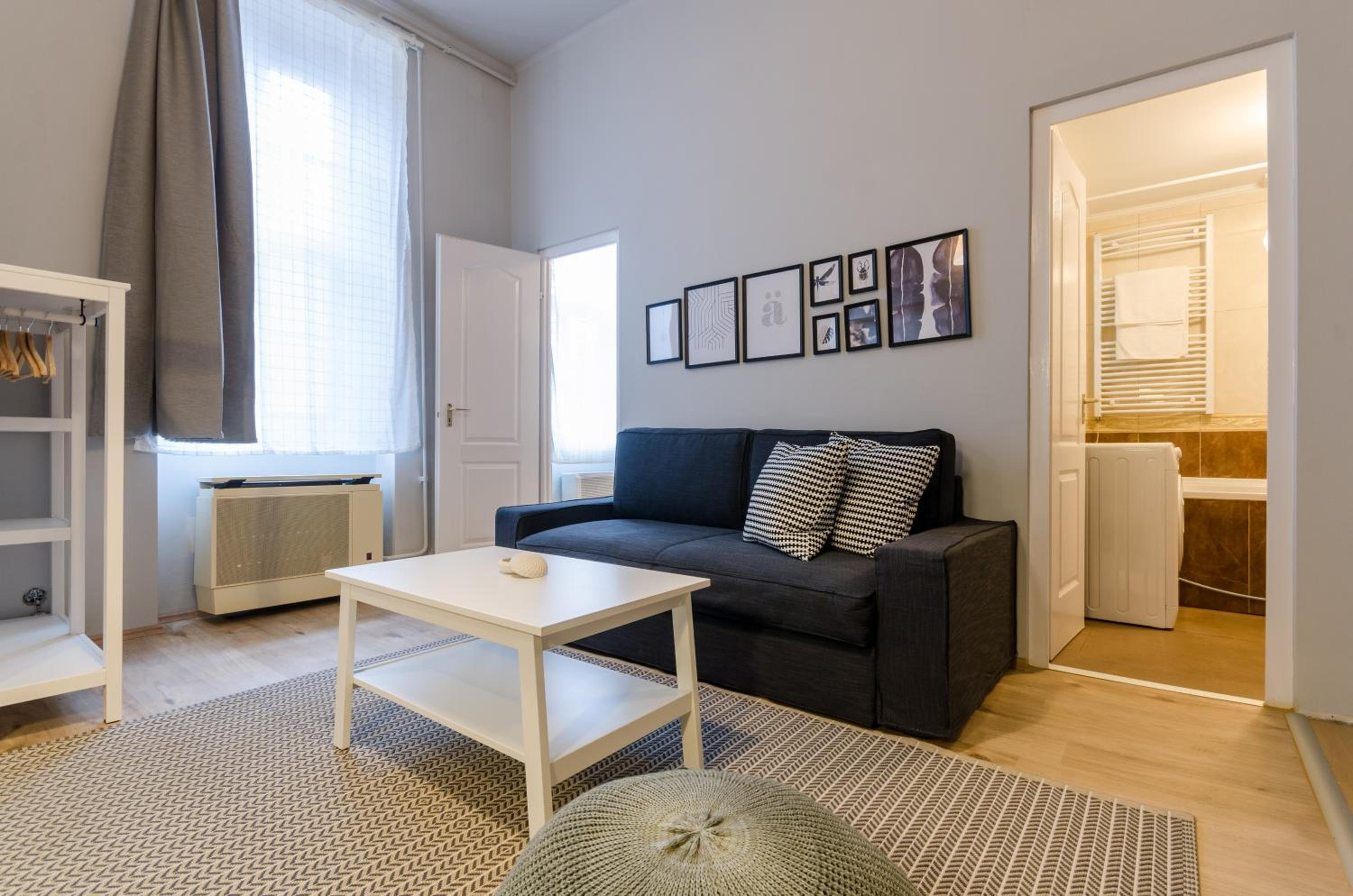 I30 Studio Apartment In Central Location. view 4