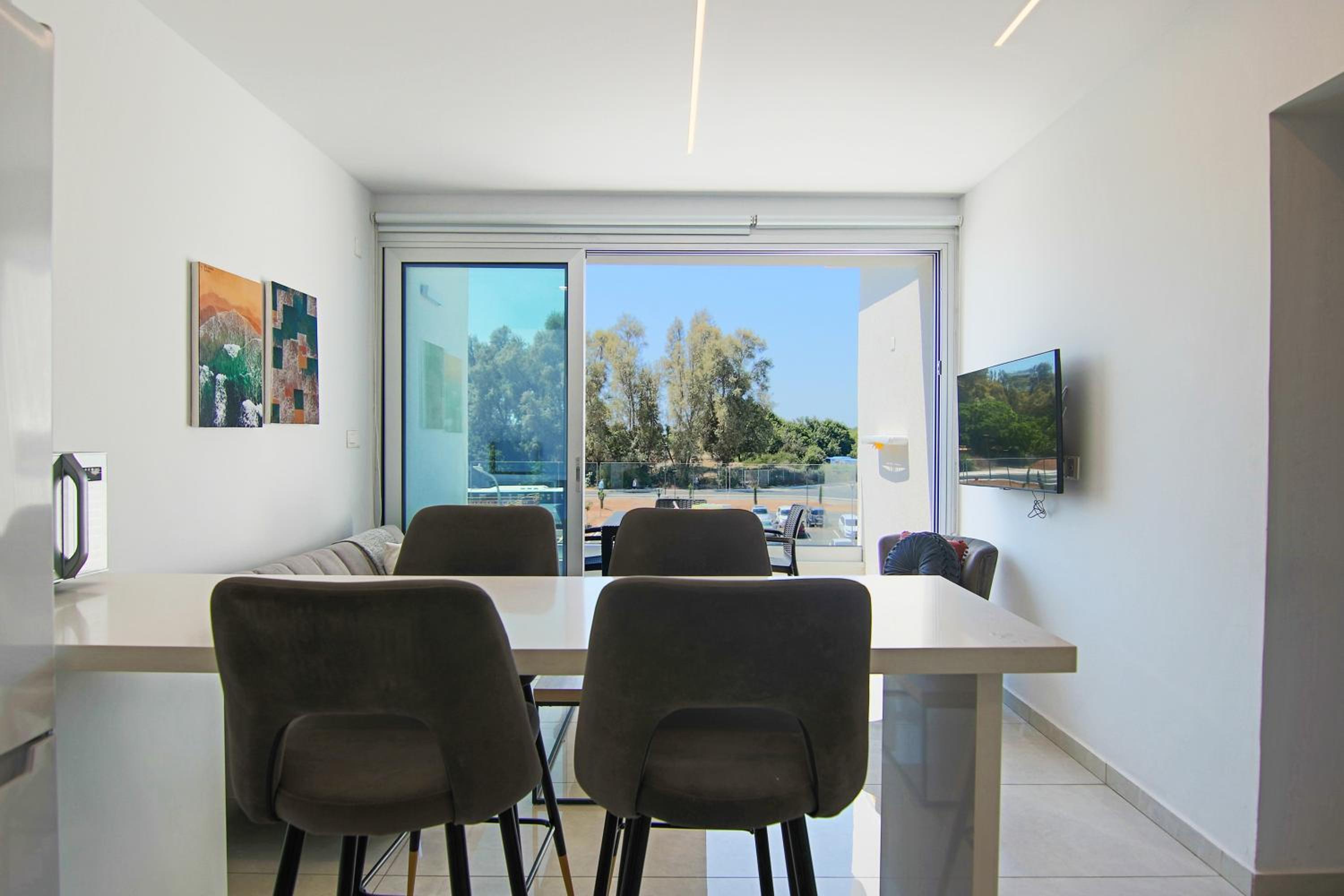 Phaedrus Living - Seaside Executive Flat Harbour 203 view 2