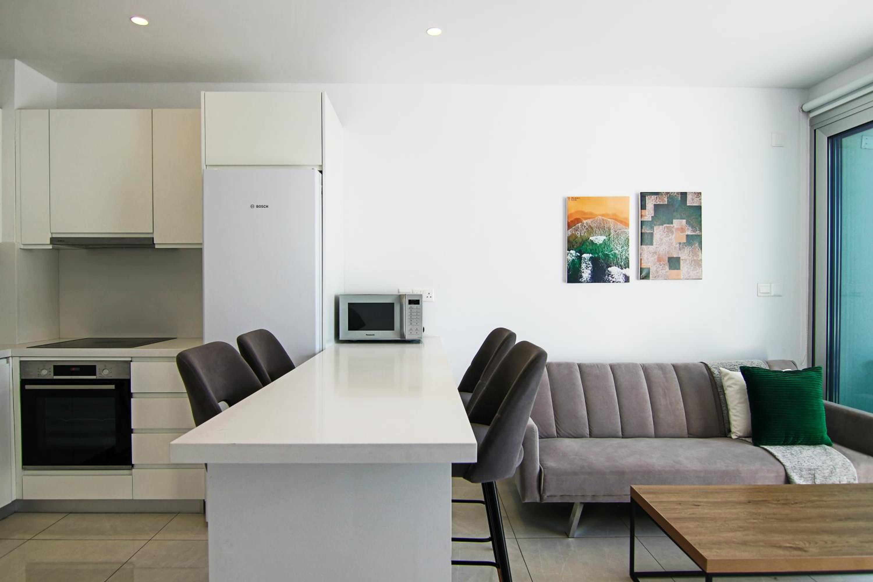 Phaedrus Living - Seaside Executive Flat Harbour 203 view 3