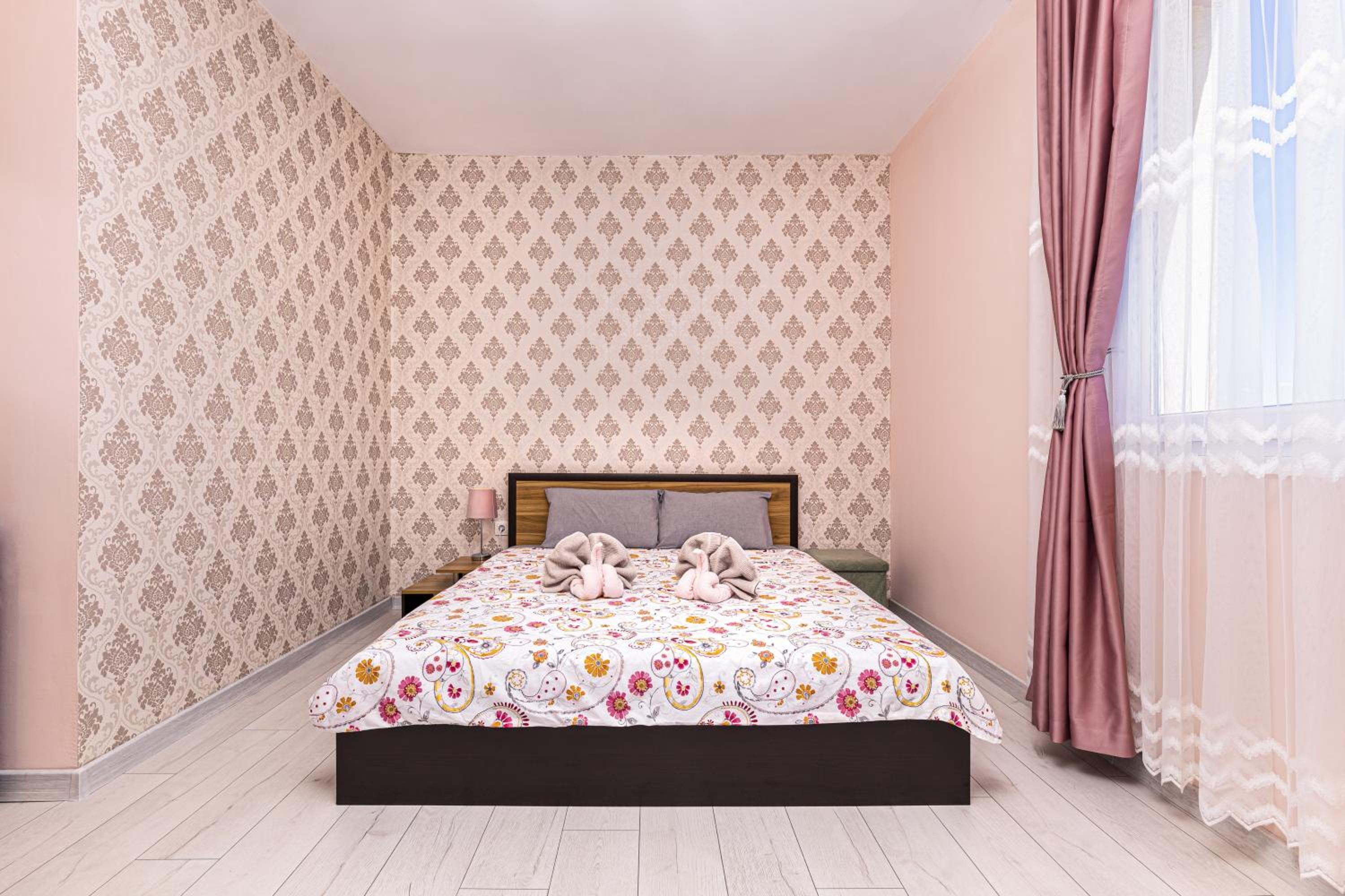 Bright Modern 2BD Apartment with Panoramic View by Flat Mаnager view 2