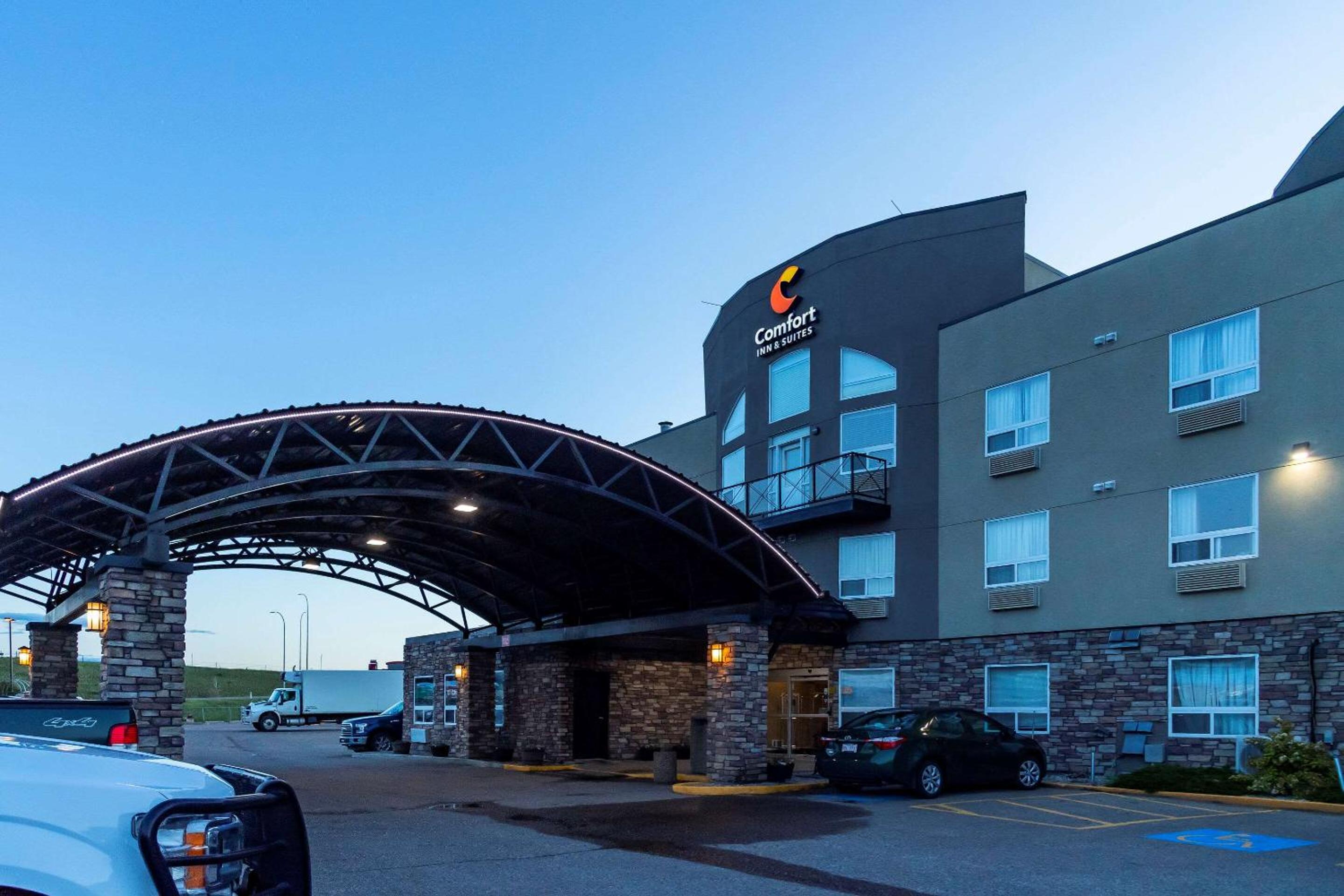Medicine Hat Vacations - Comfort Inn  Suites - Property Image 2