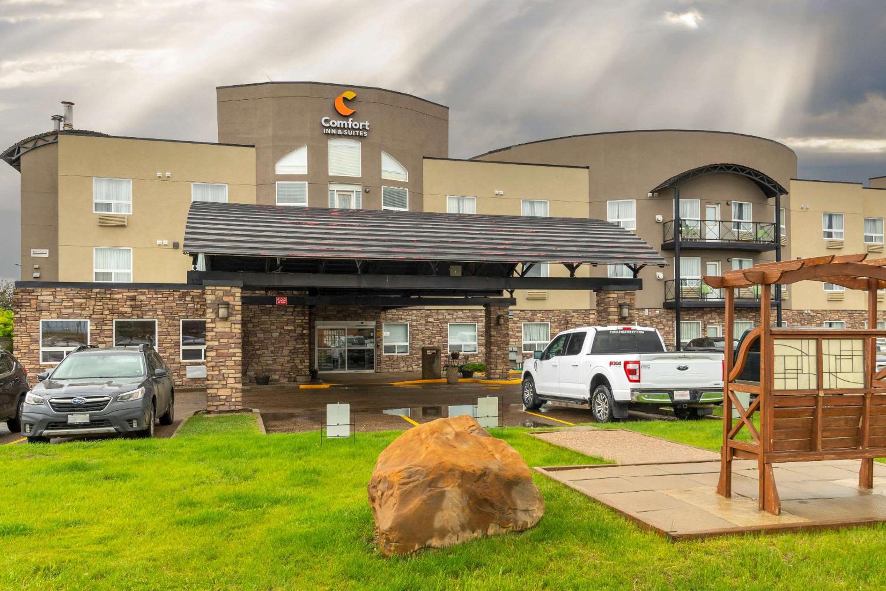 Medicine Hat Vacations - Comfort Inn  Suites - Property Image 3