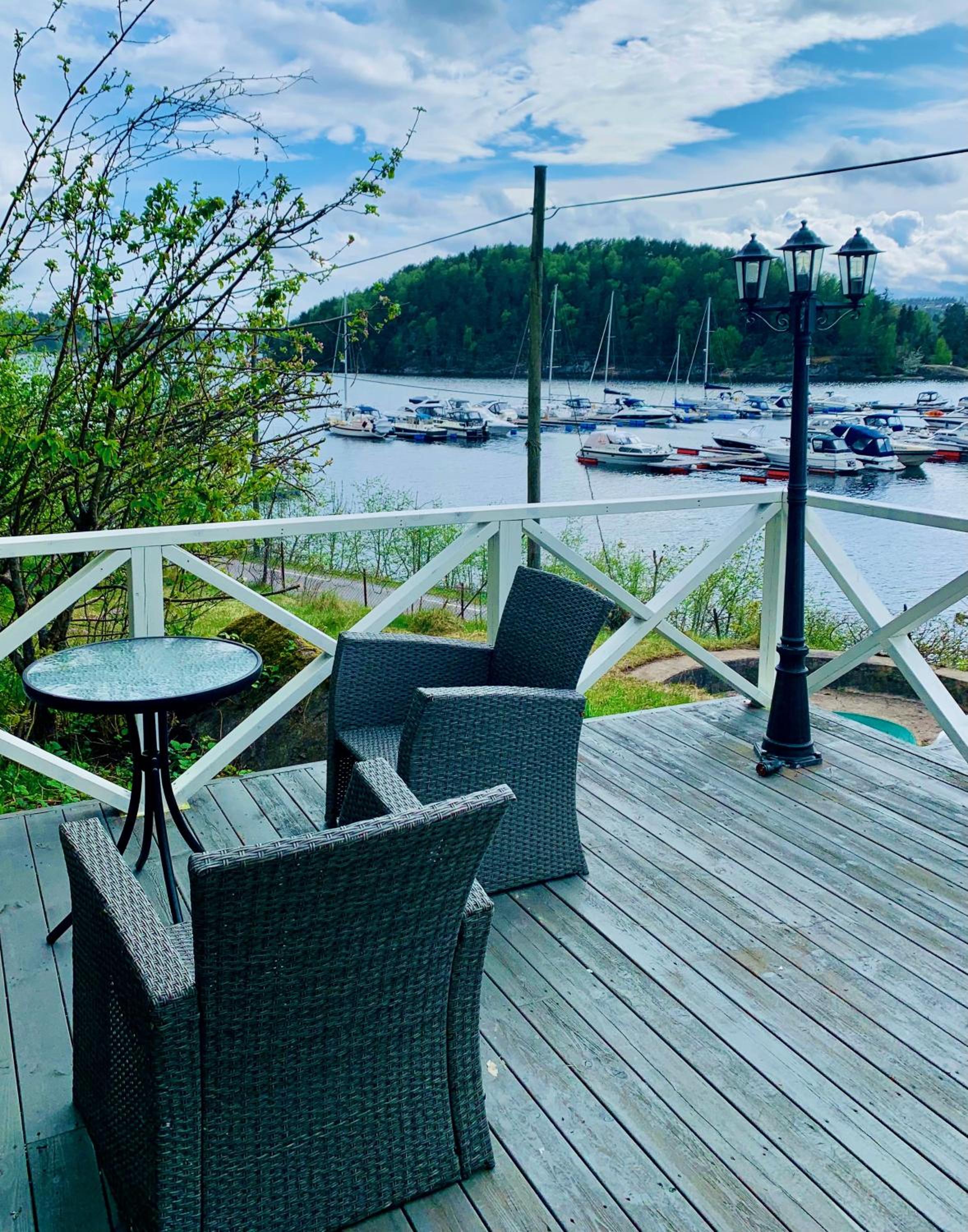 Renovated sea facing cottage on the Eidanger fjord view 2