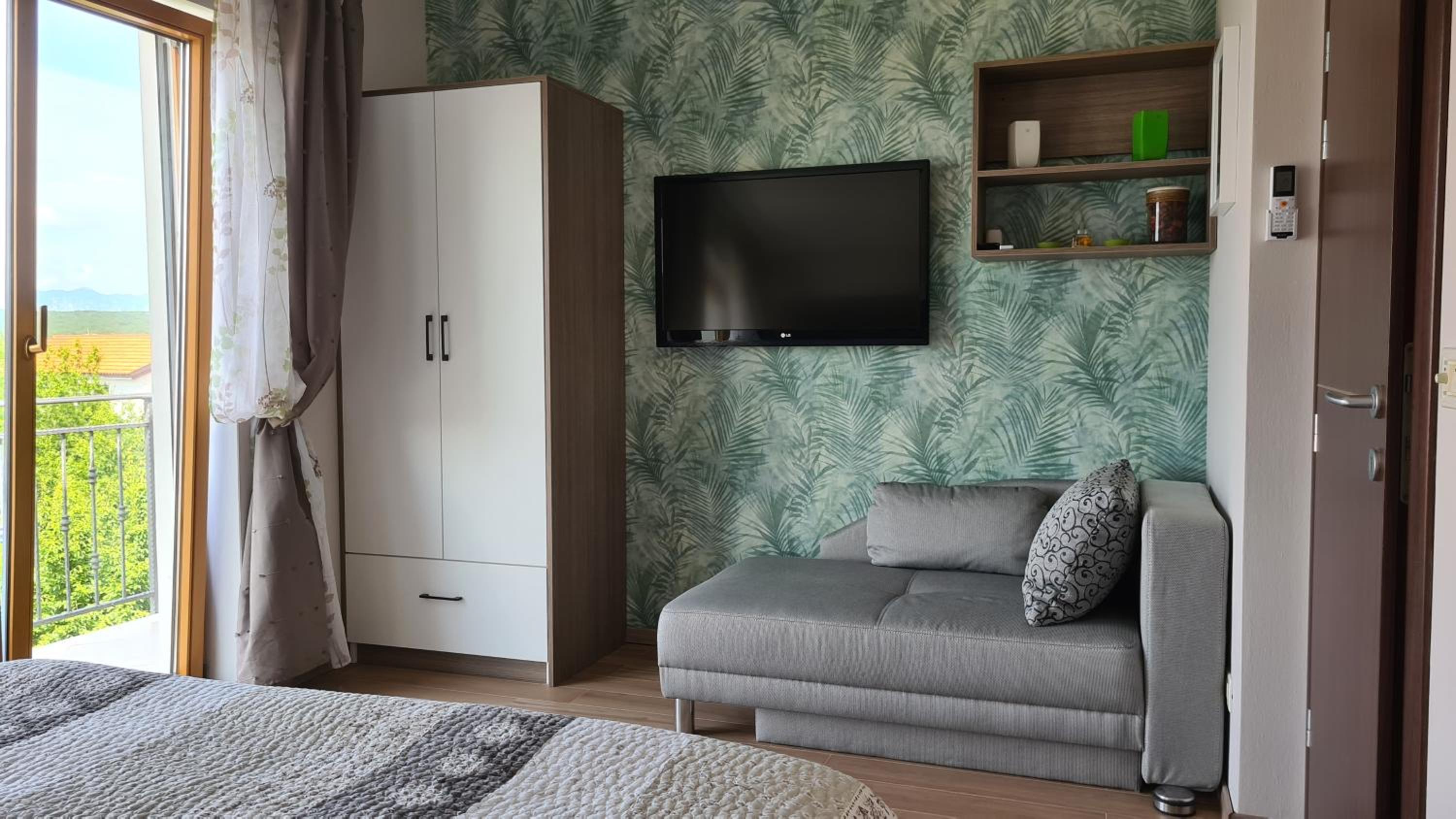 Photo 12