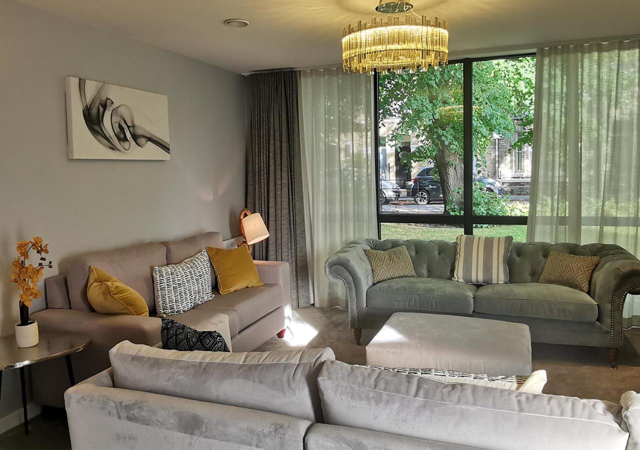 2 Bedroom Apartment, Free Parking view 5