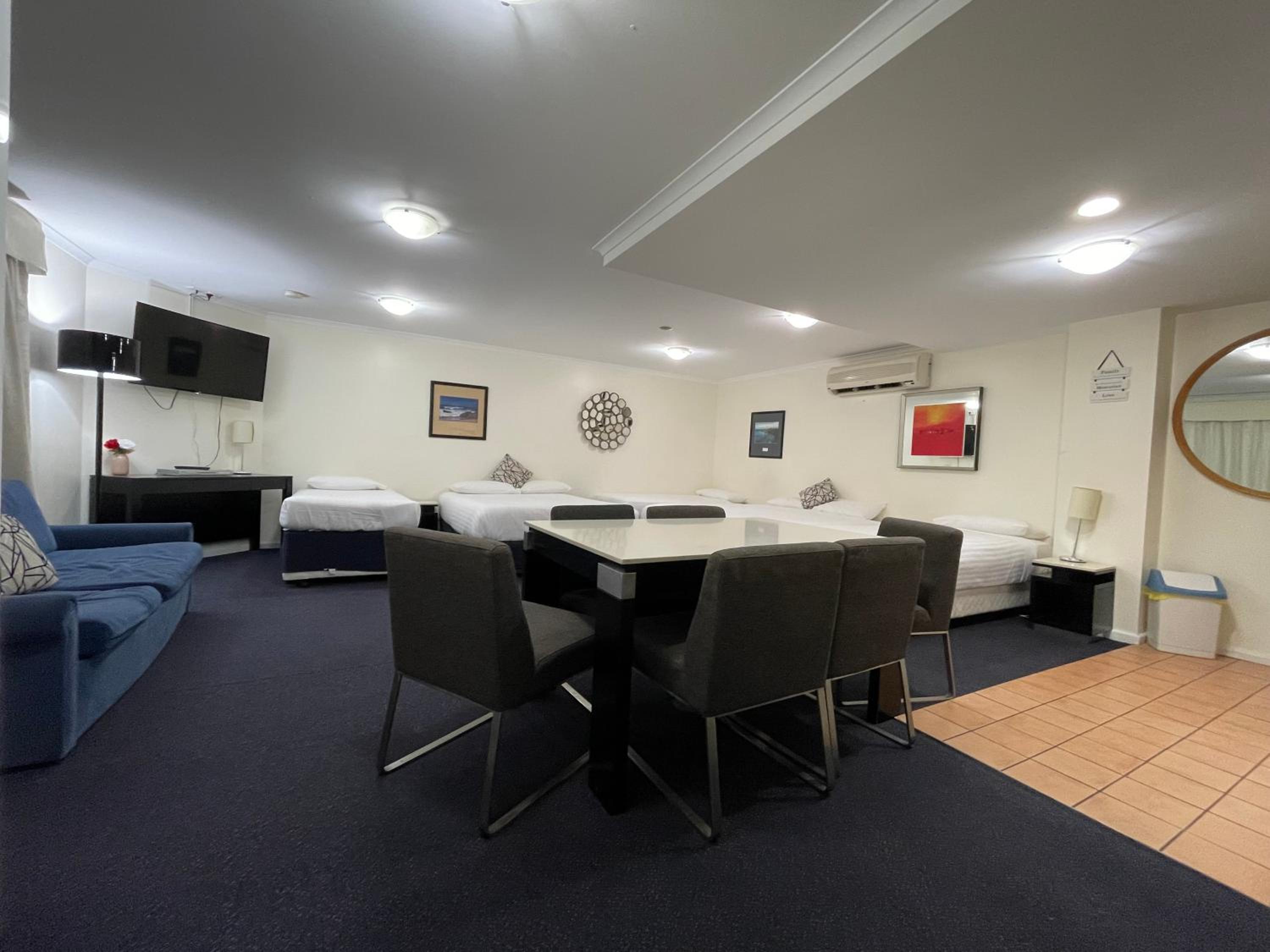 Lakeview Motor Inn