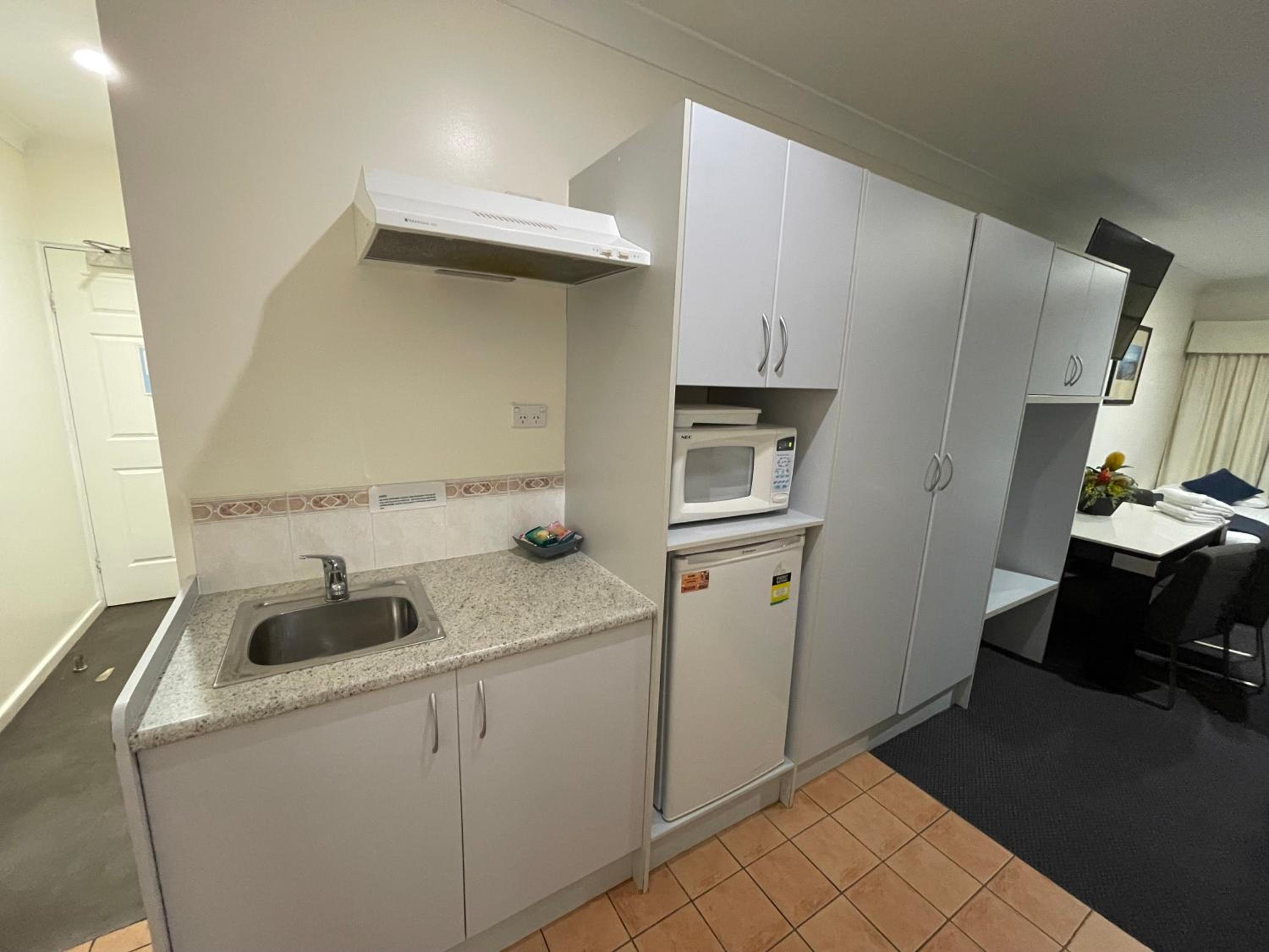Lakeview Motor Inn