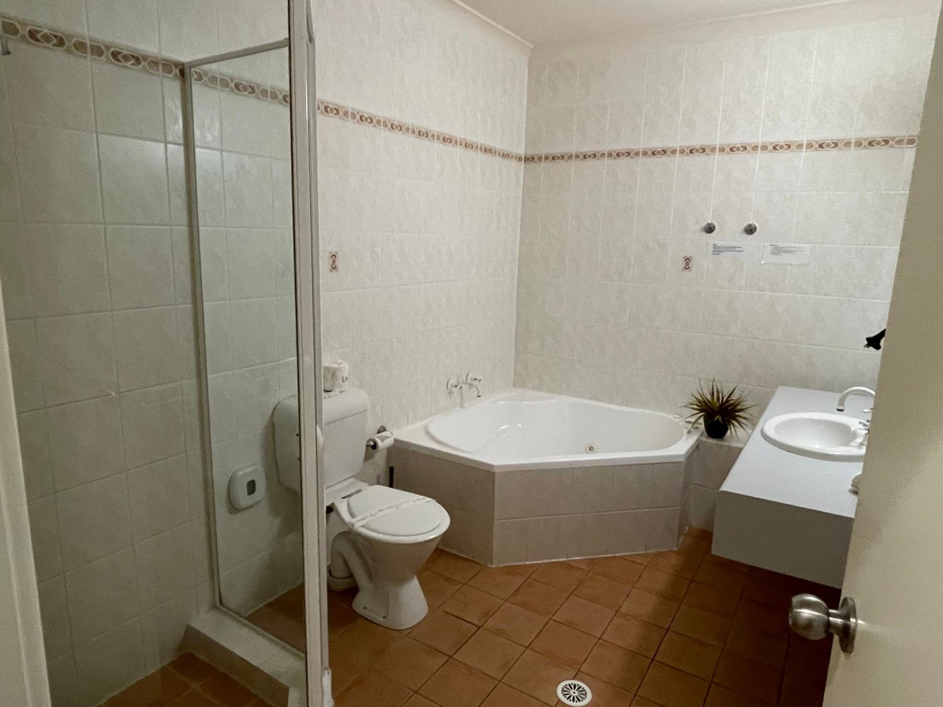 Lakeview Motor Inn