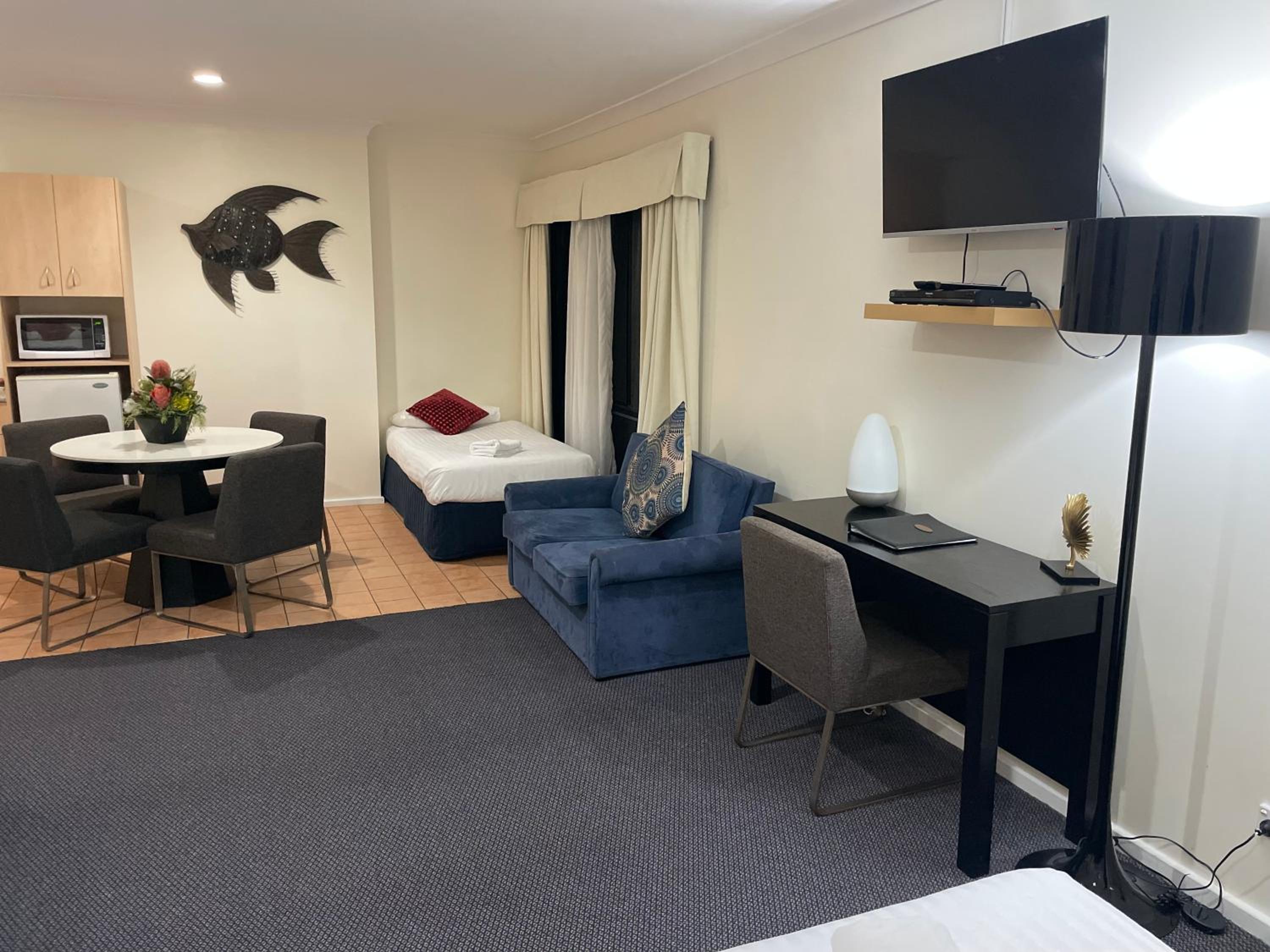 Lakeview Motor Inn