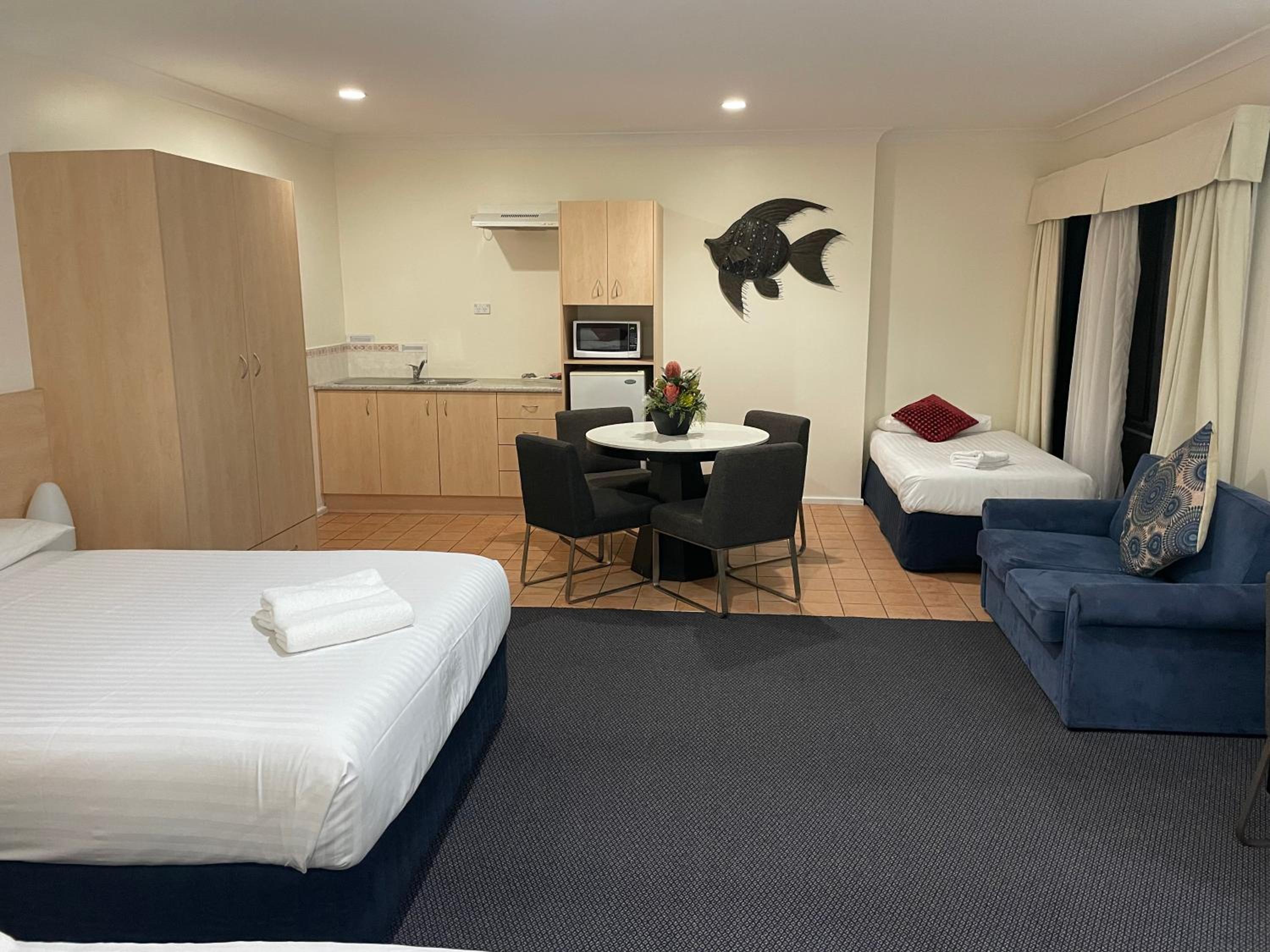 Lakeview Motor Inn