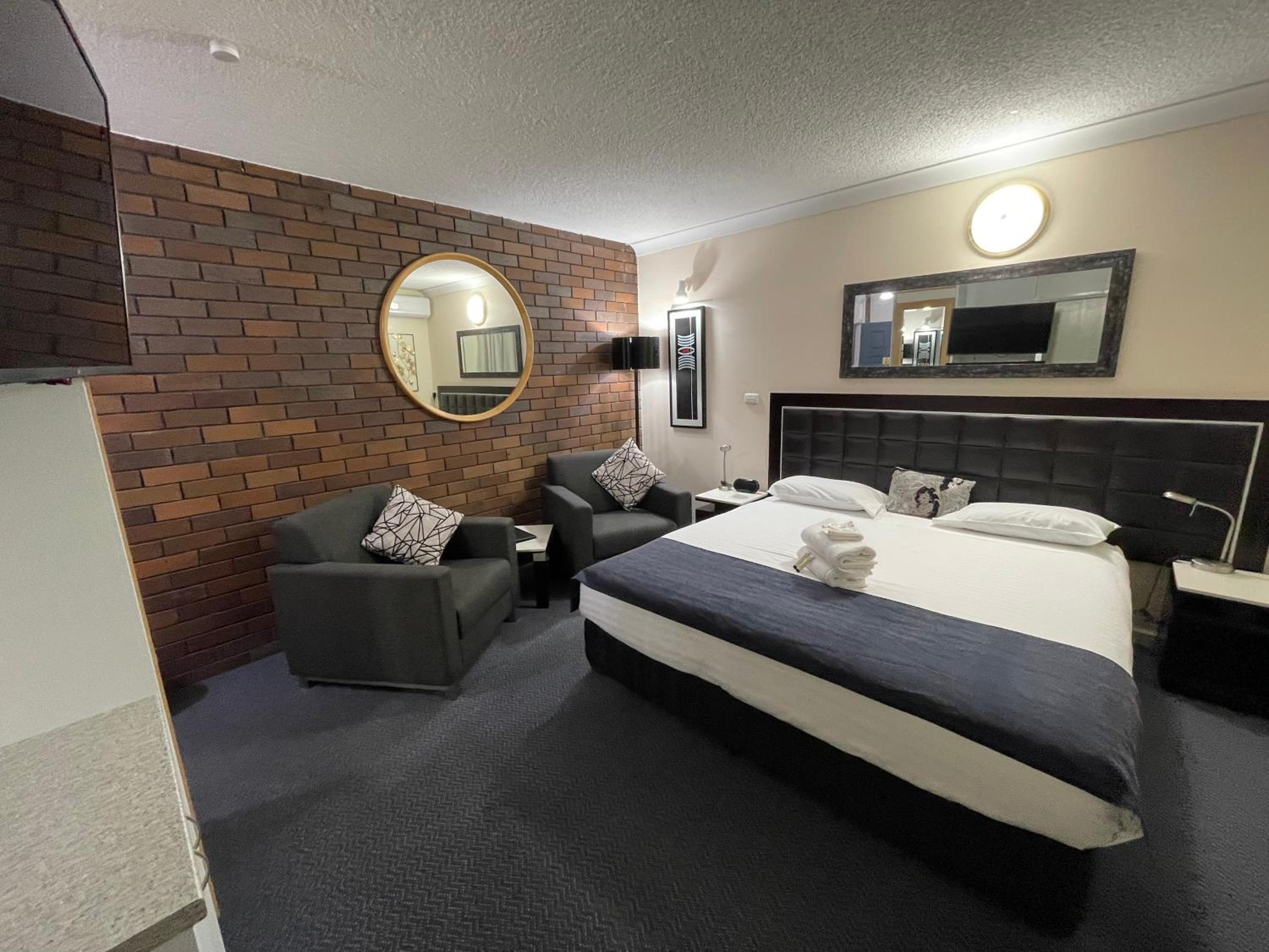Lakeview Motor Inn