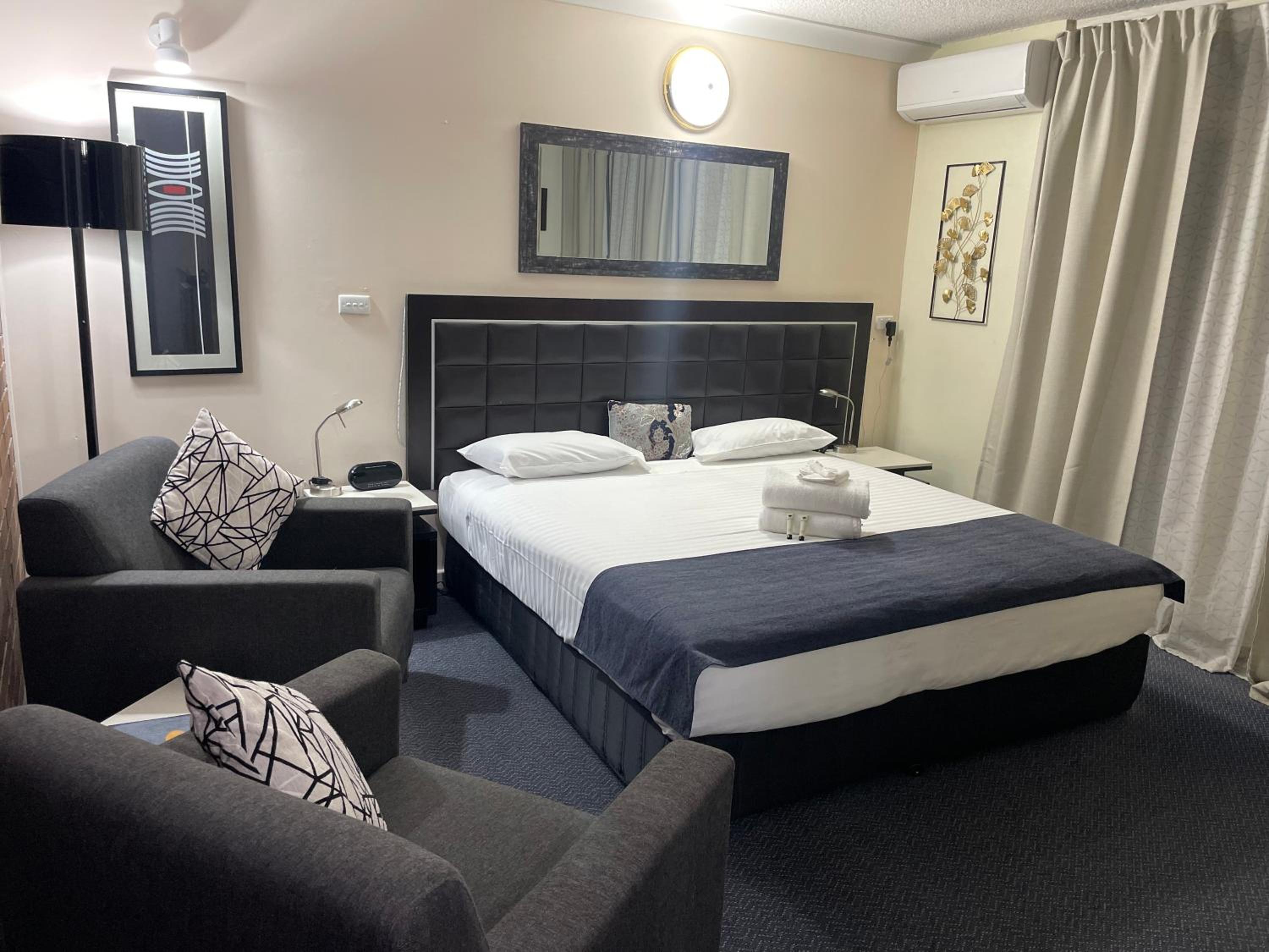 Lakeview Motor Inn